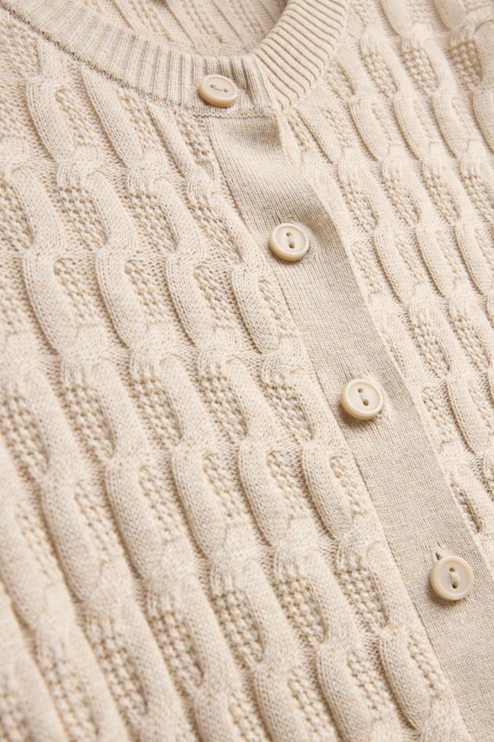 Cardigan - cable knit pattern beige