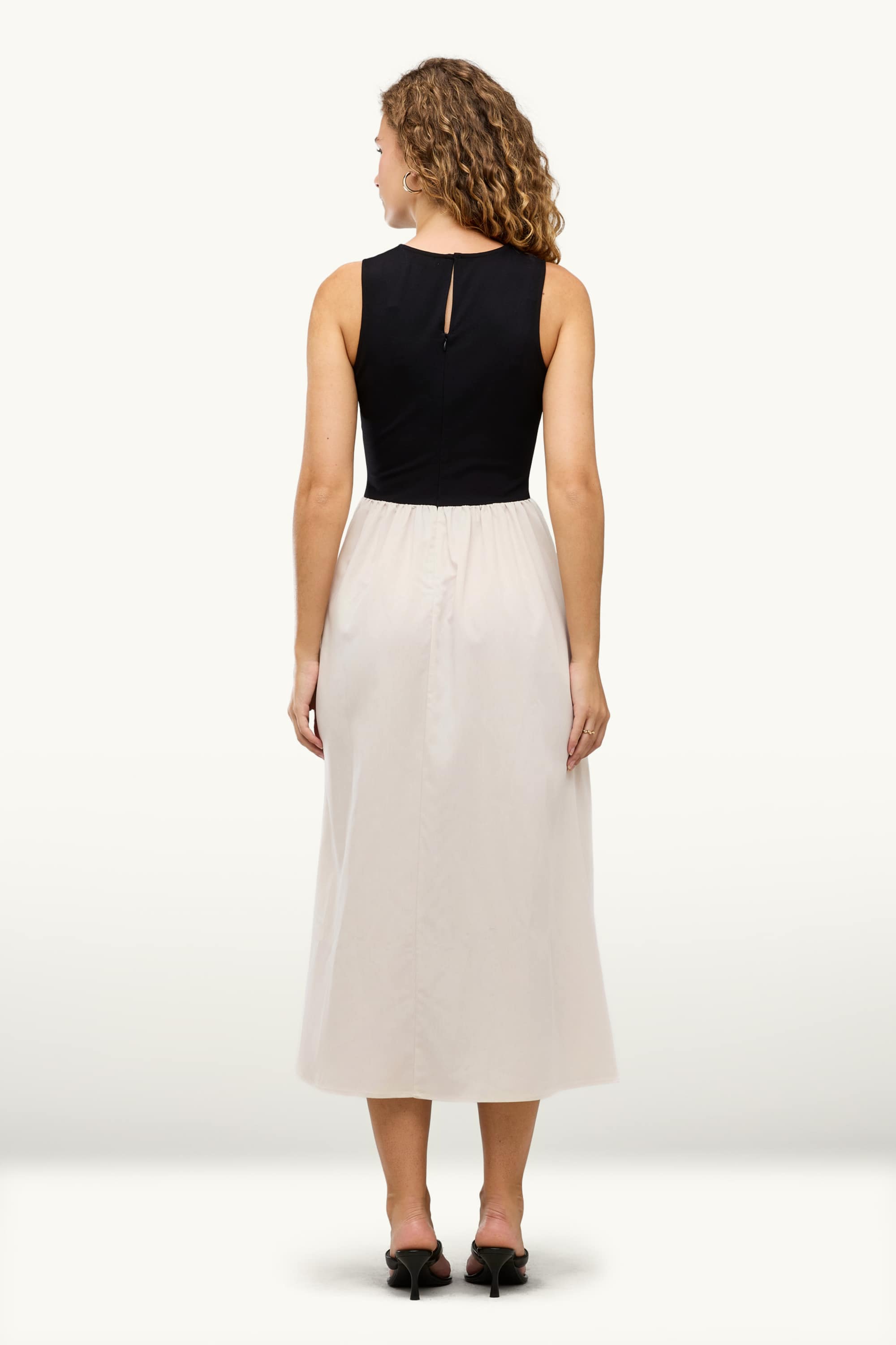 Fit & flare dress with rhinestones black / beige