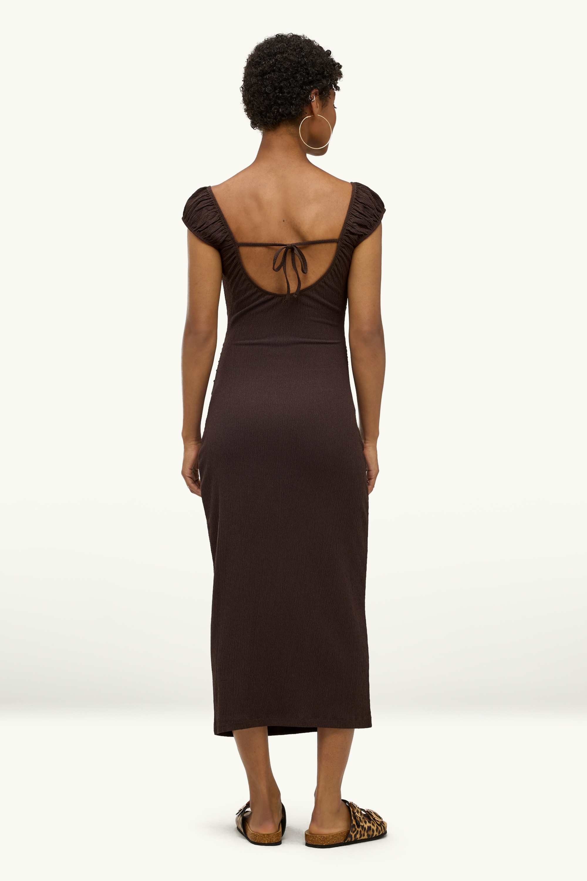 Dress with slit brown