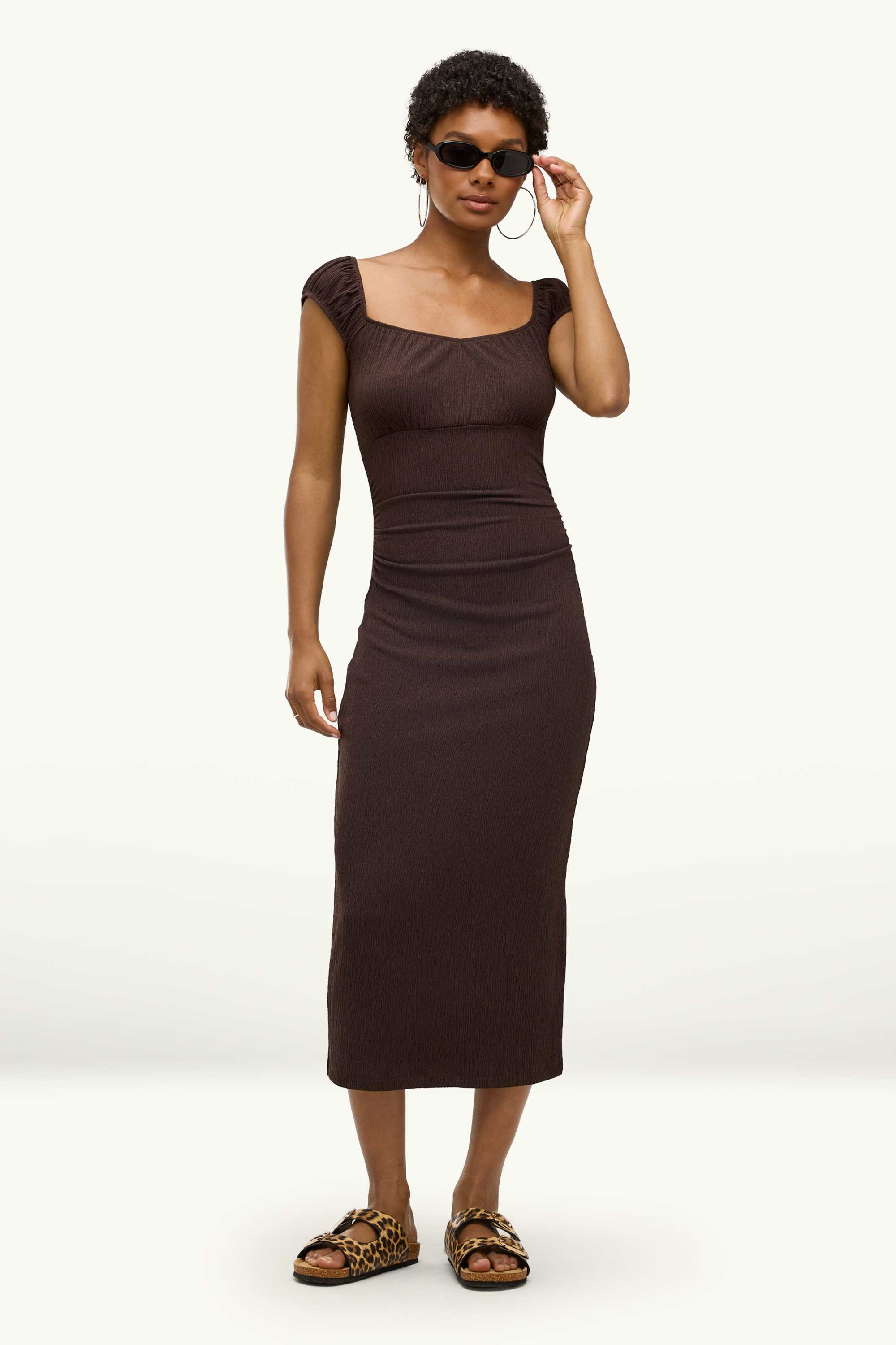 Dress with slit brown
