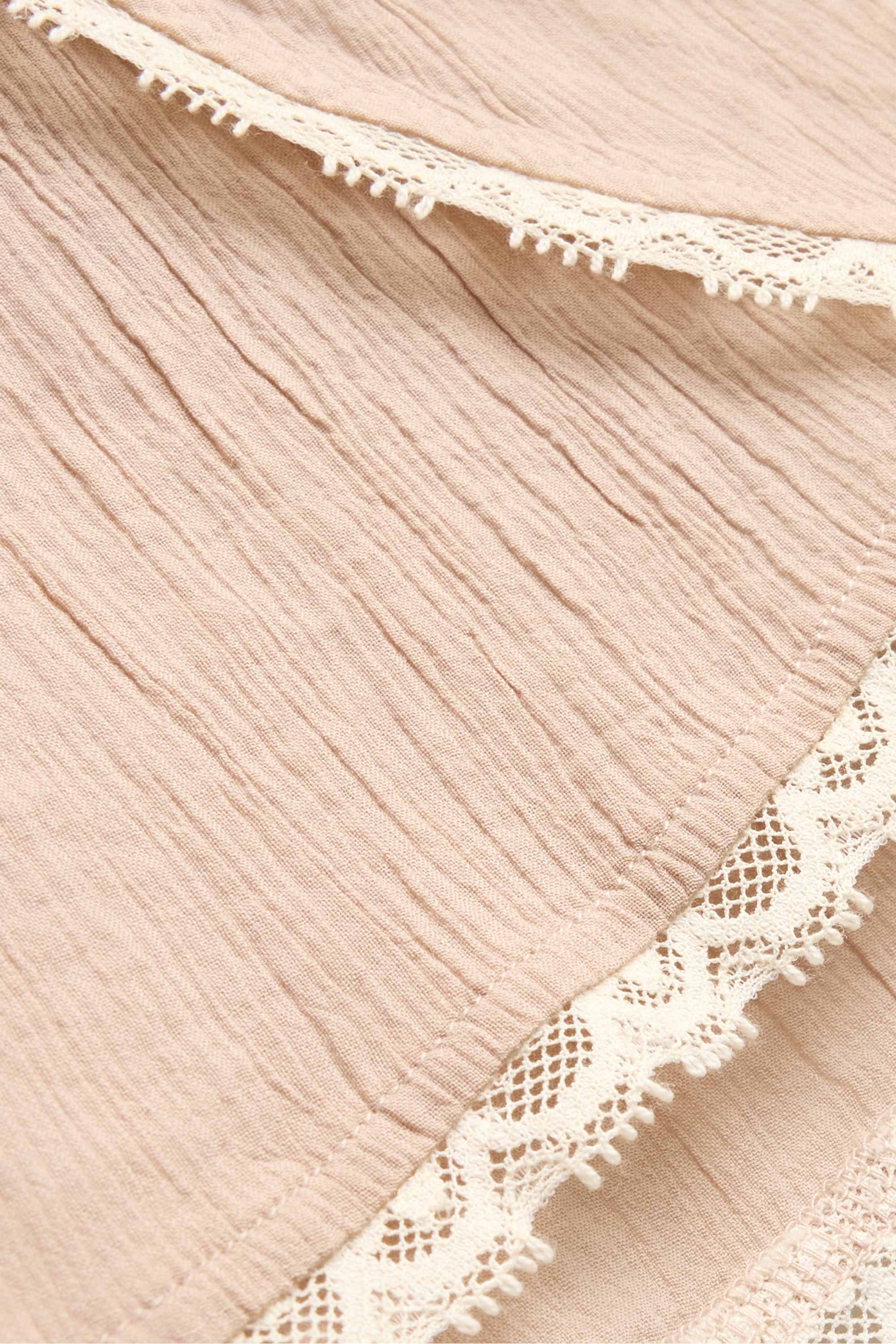 Shorts - mid-rise waist beige