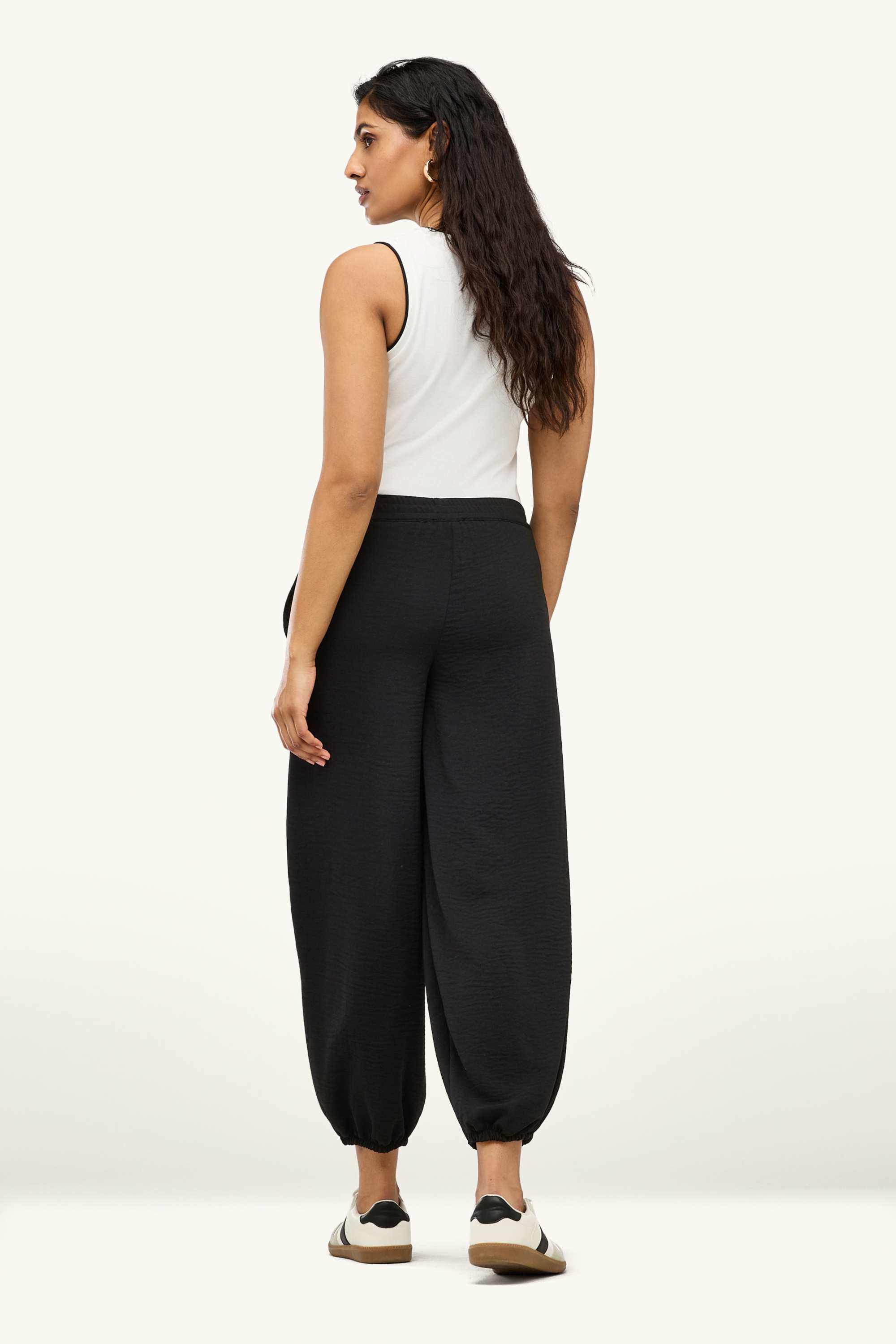 Harem trousers - mid-rise waist - balloon leg black