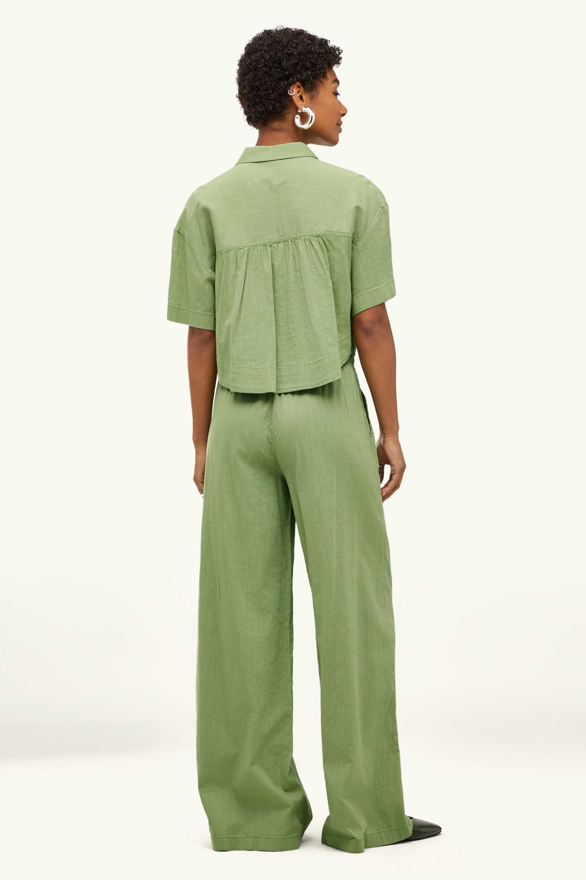Cloth trousers - mid-rise waist - wide leg green