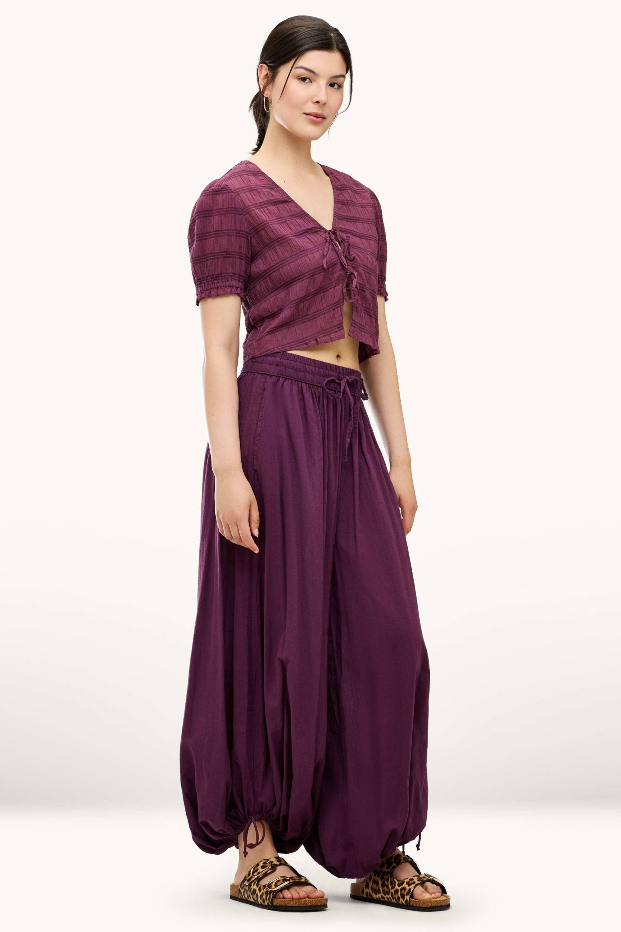 Harem trousers - mid-rise waist - balloon leg purple
