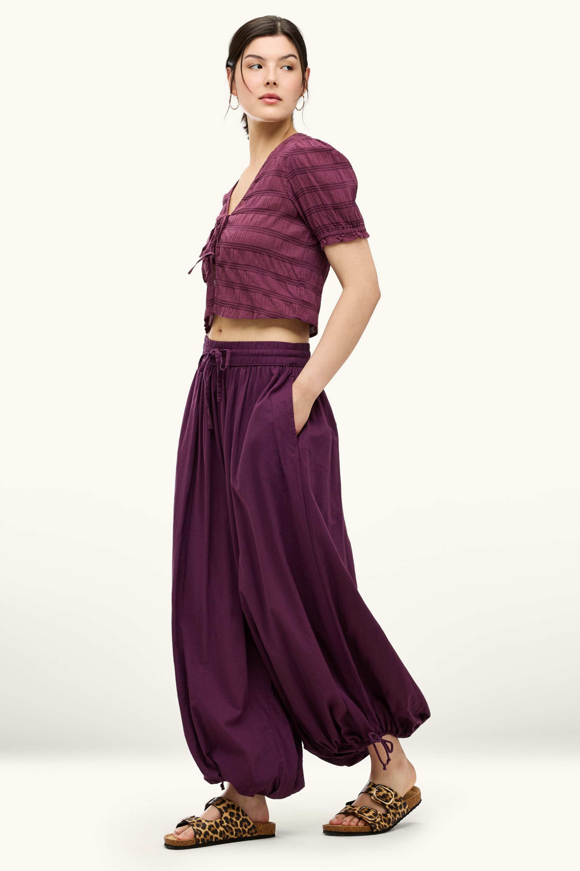 Harem trousers - mid-rise waist - balloon leg purple