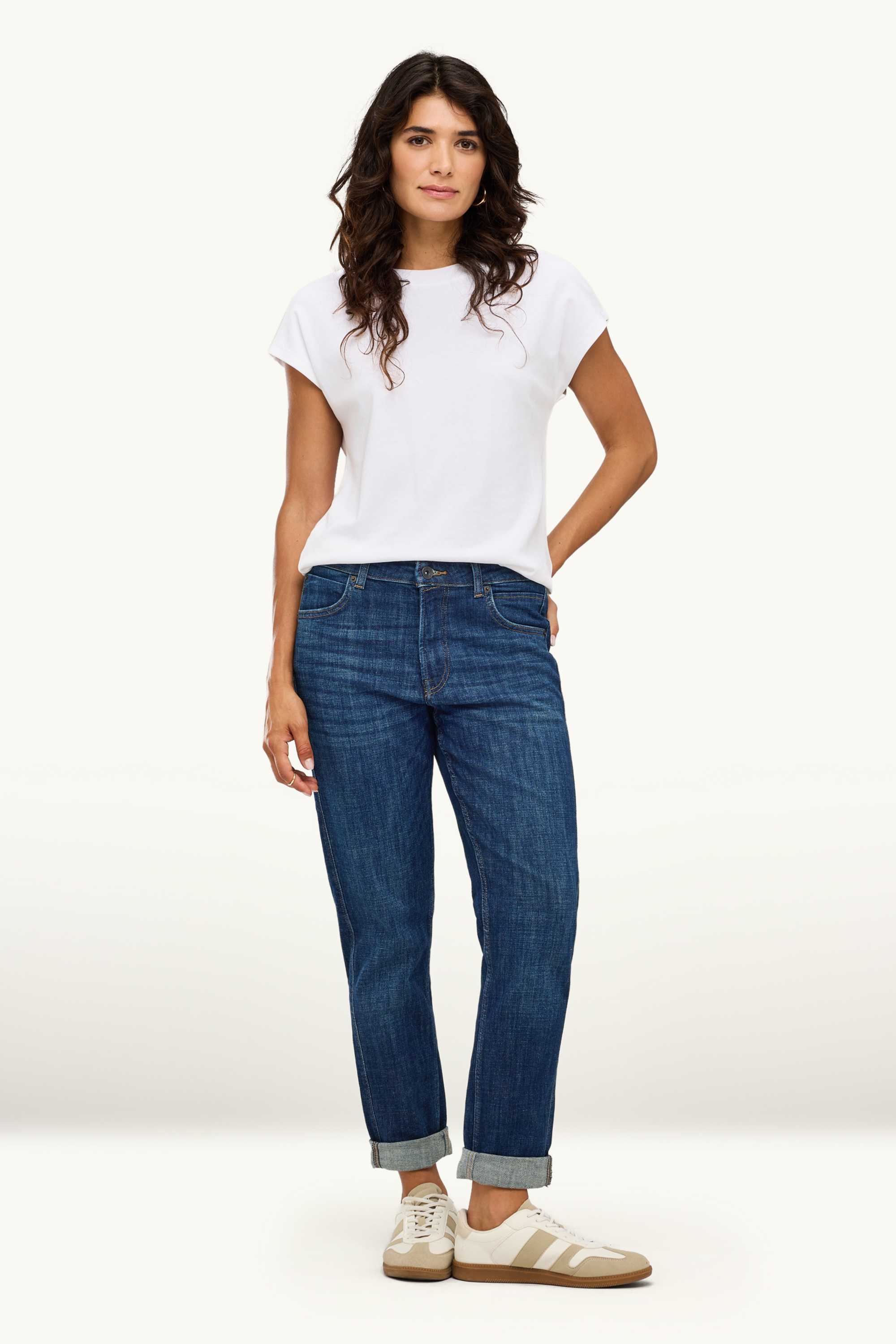 Boyfriend jeans - mid-rise waist blue denim