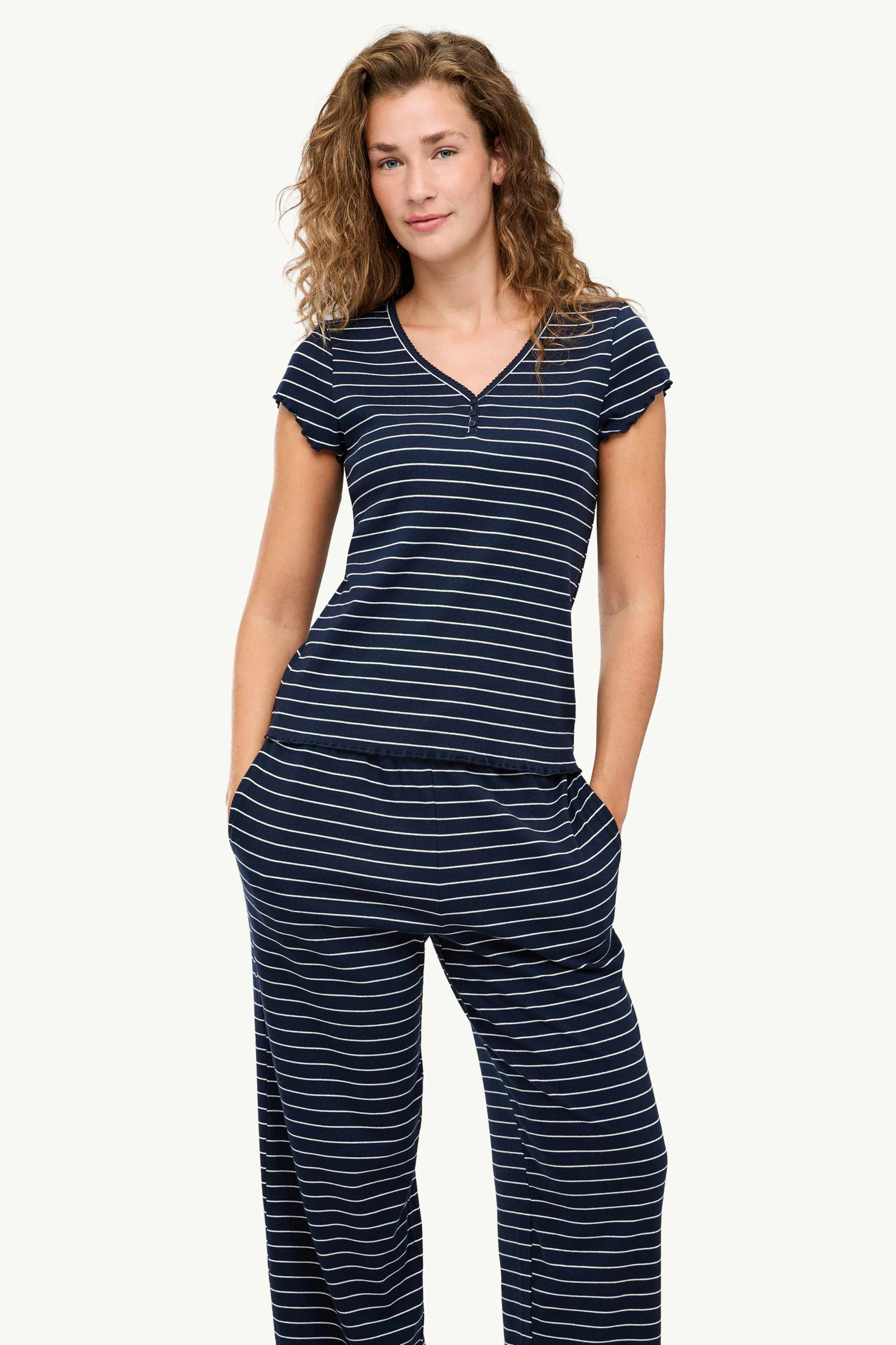Pyjamas - striped blue / white