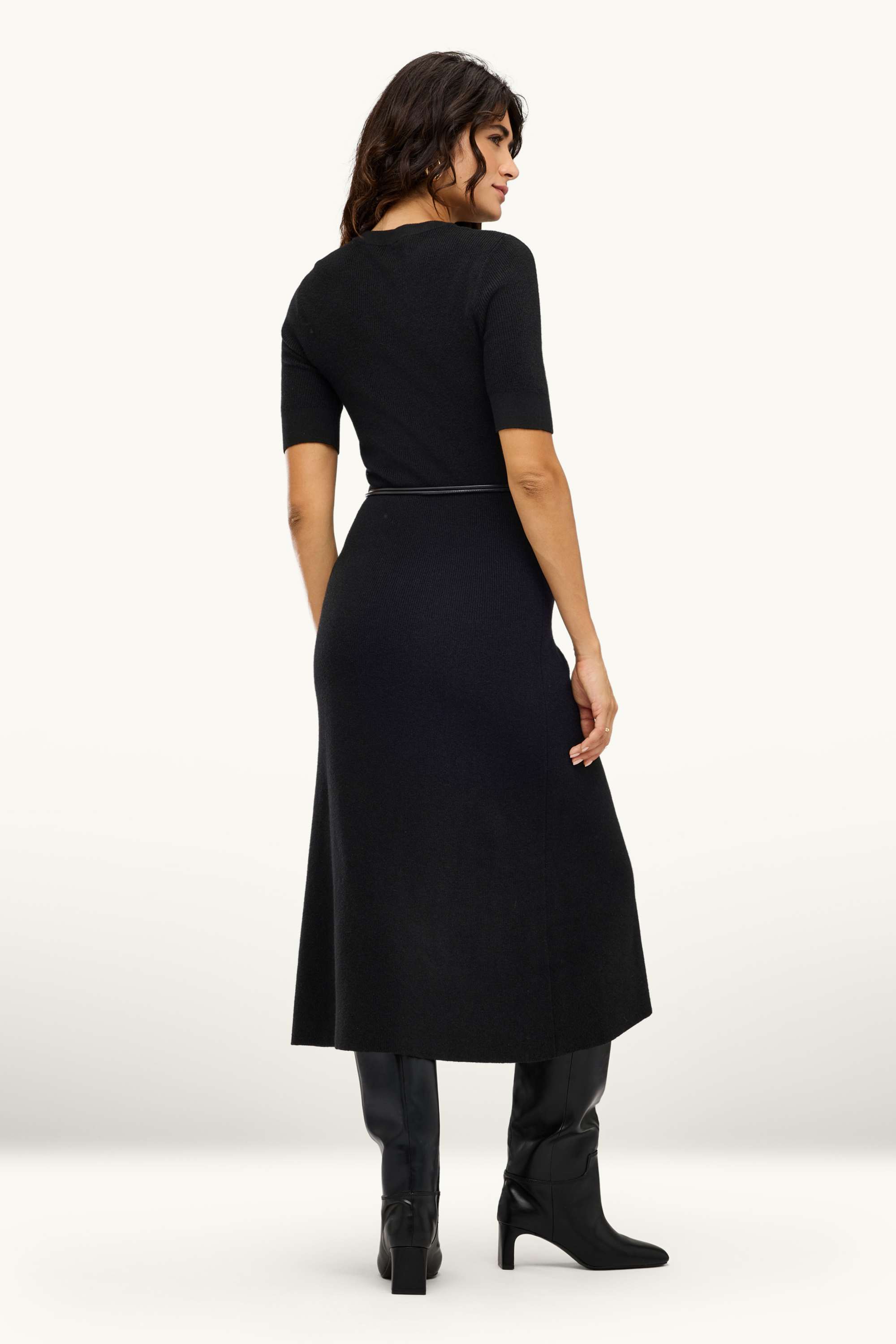 Knitted dress with belt - straight fit black
