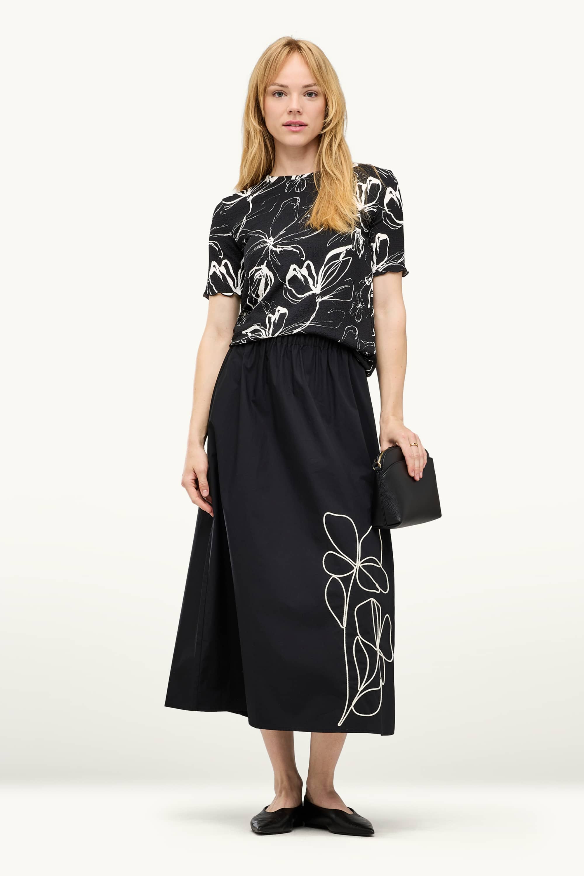 T-shirt - regular fit - floral black / white