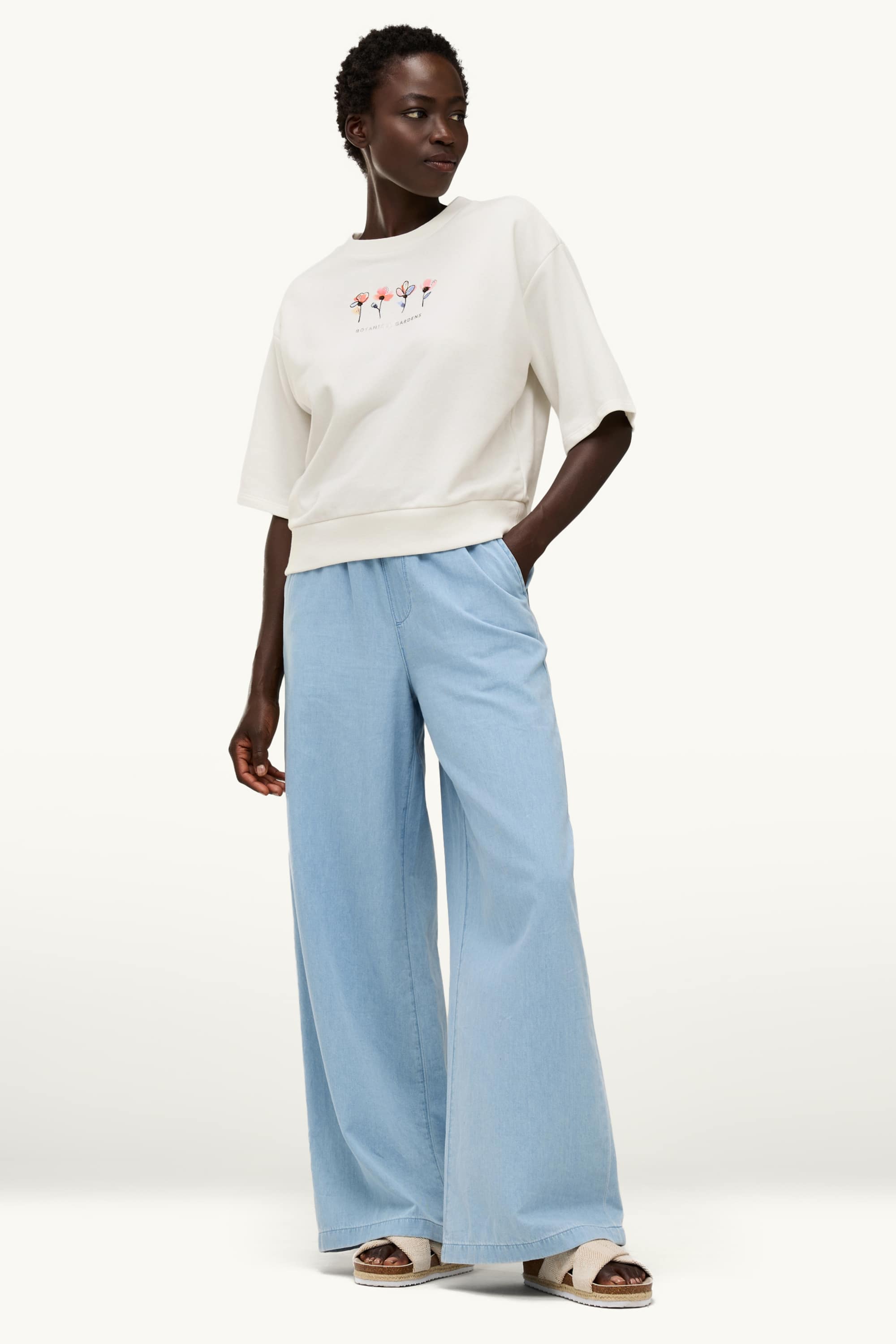 Sweatshirt - floral - shiny white