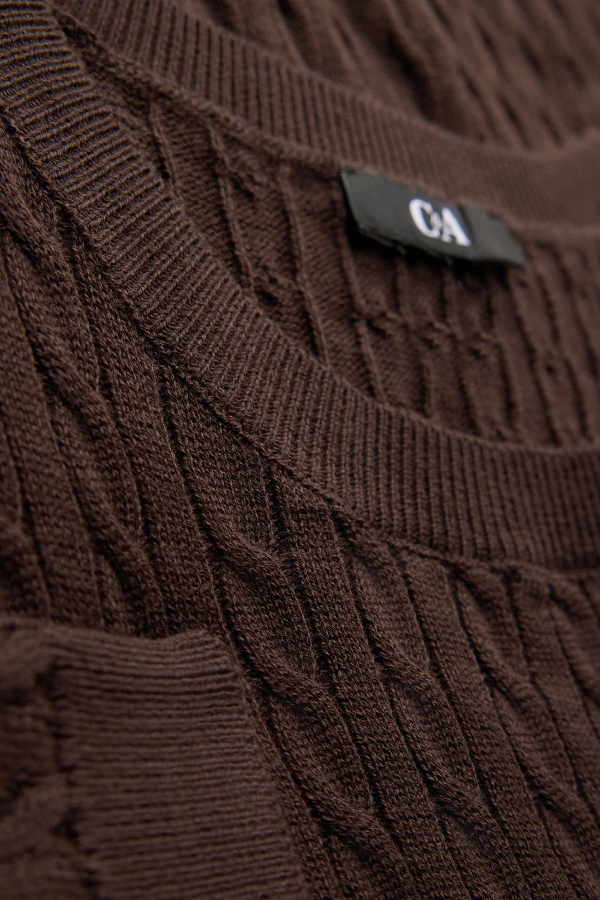 Knitted jumper - short sleeve - cable knit pattern dark brown