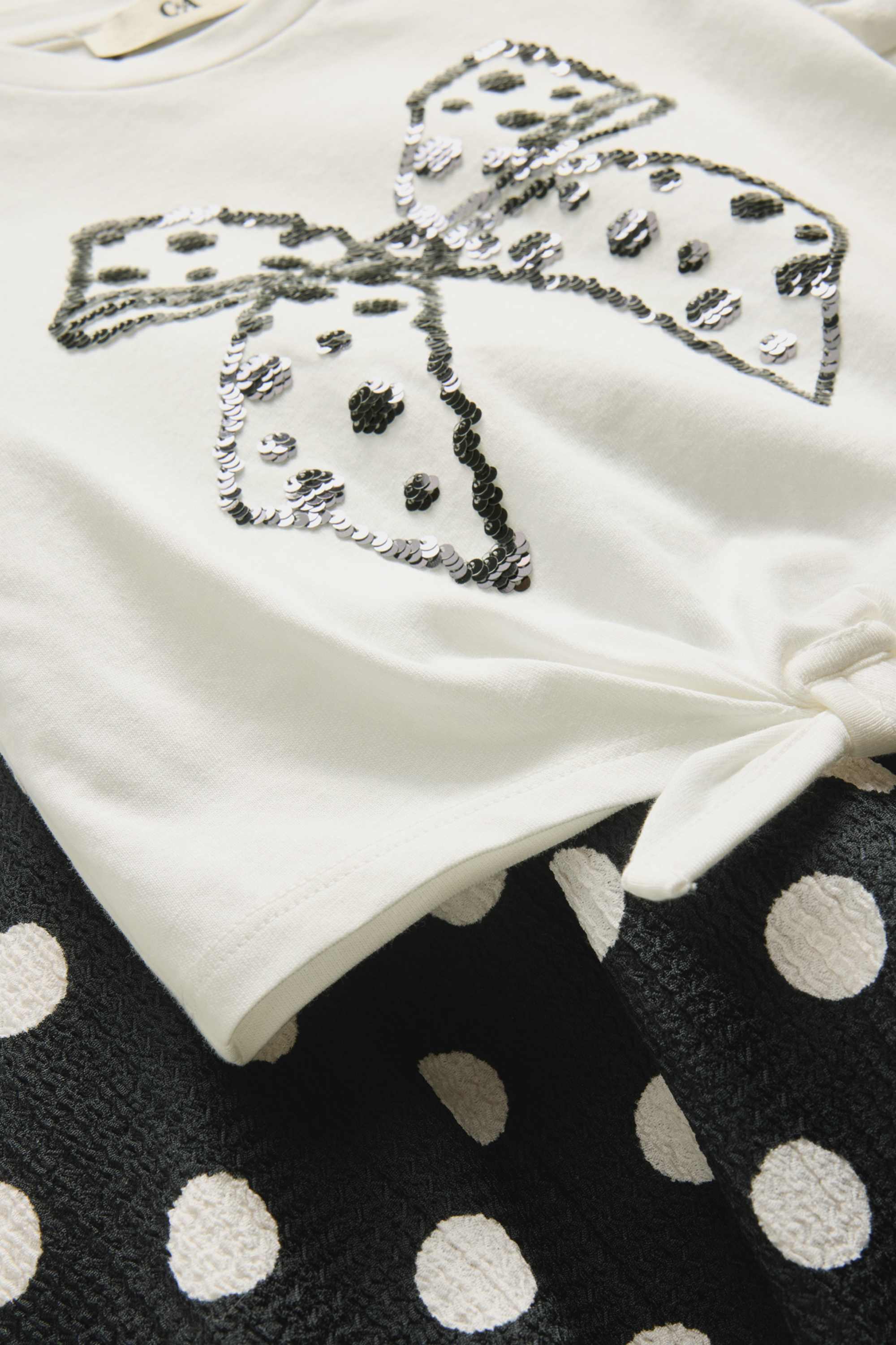 Bow - set - short sleeve T-shirt and skirt - 2 piece white / black
