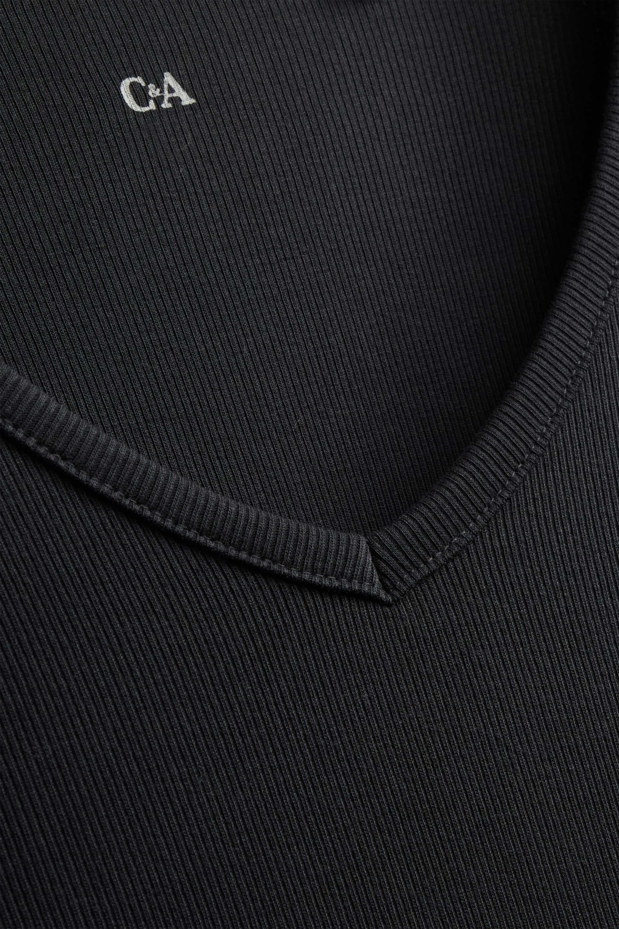 Long sleeve top with V-neck - slim fit black