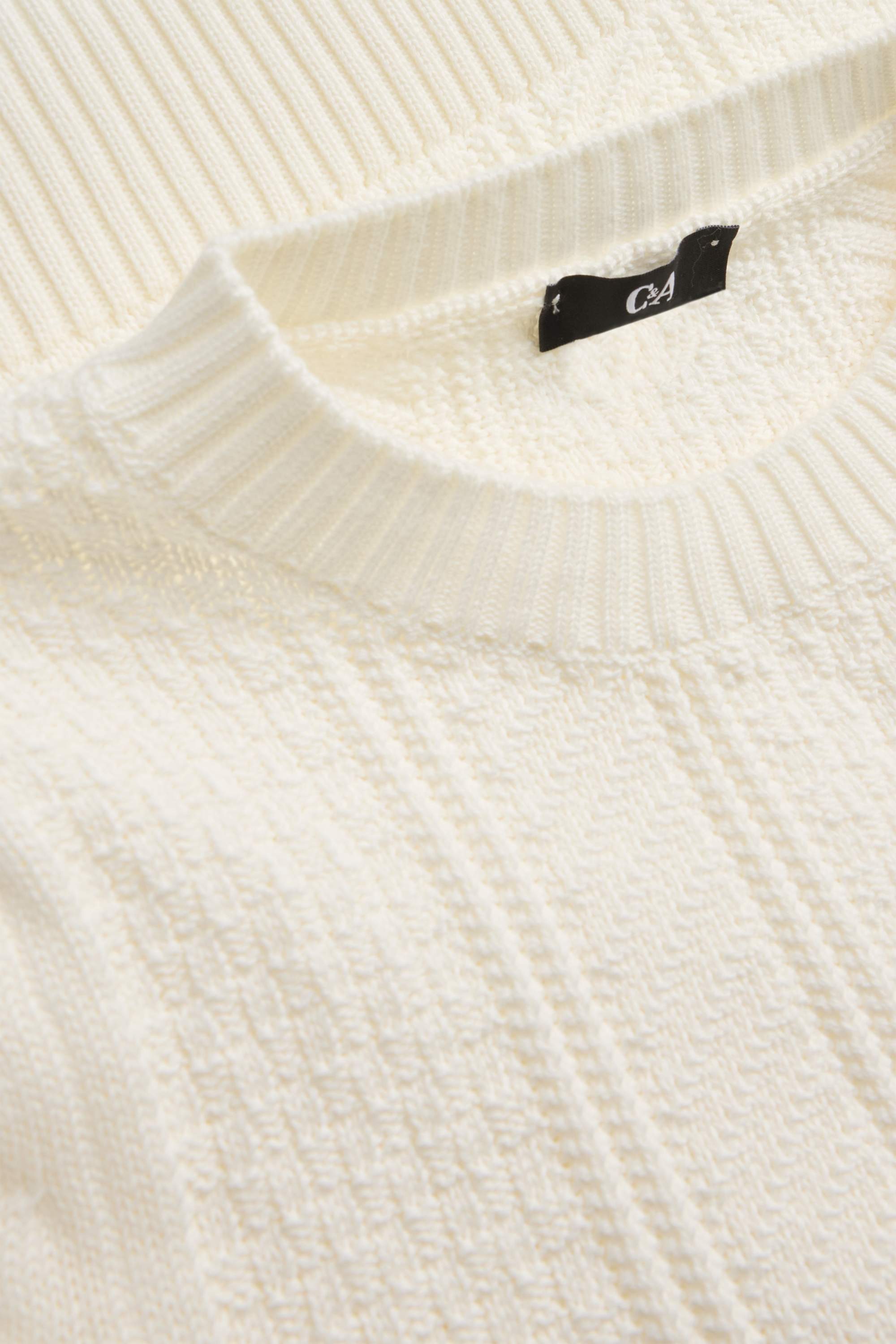Knitted jumper - short sleeve - cable knit pattern cremewhite
