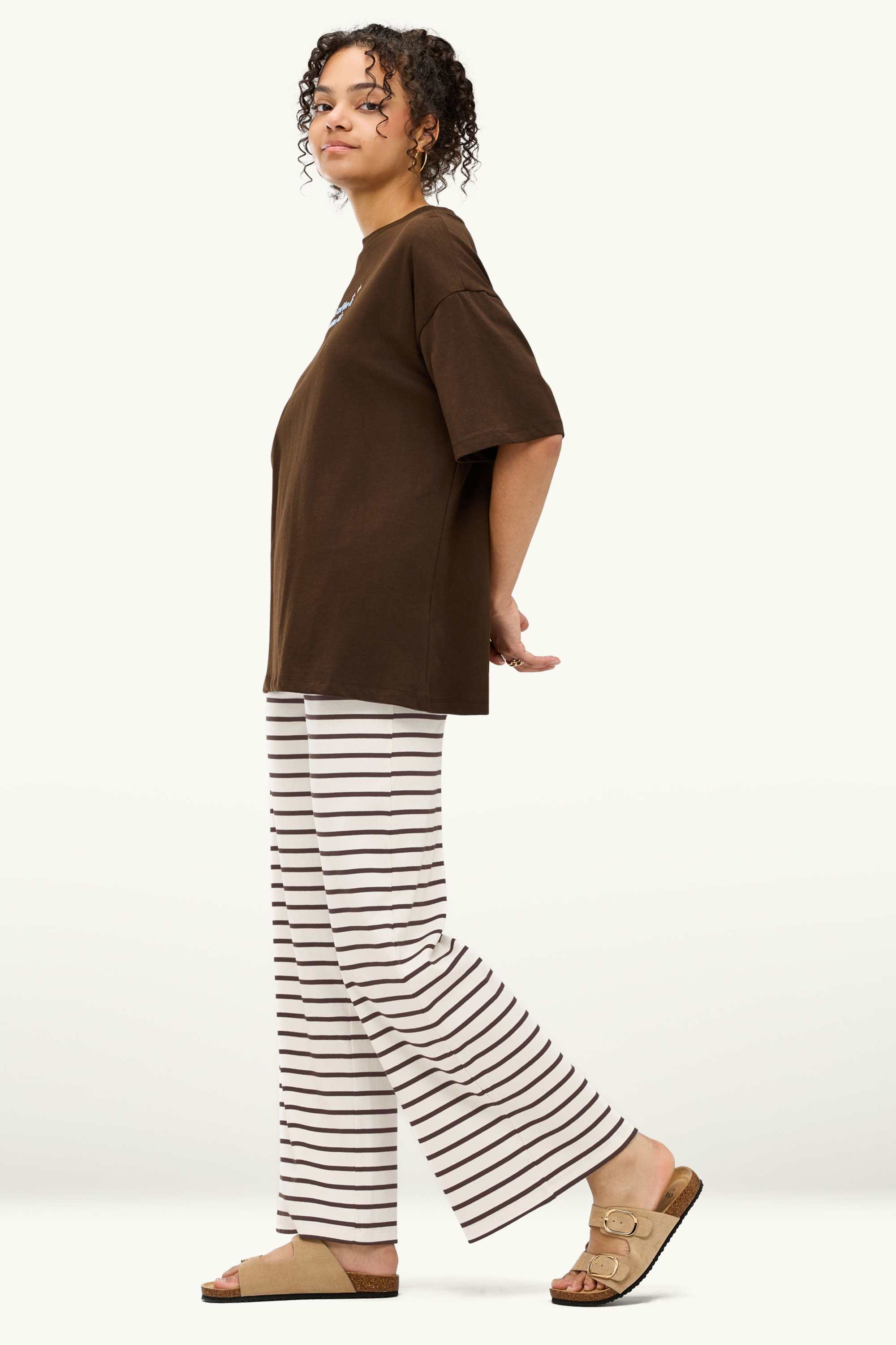 Knitted trousers - mid-rise waist - wide leg - striped brown / cremewhite