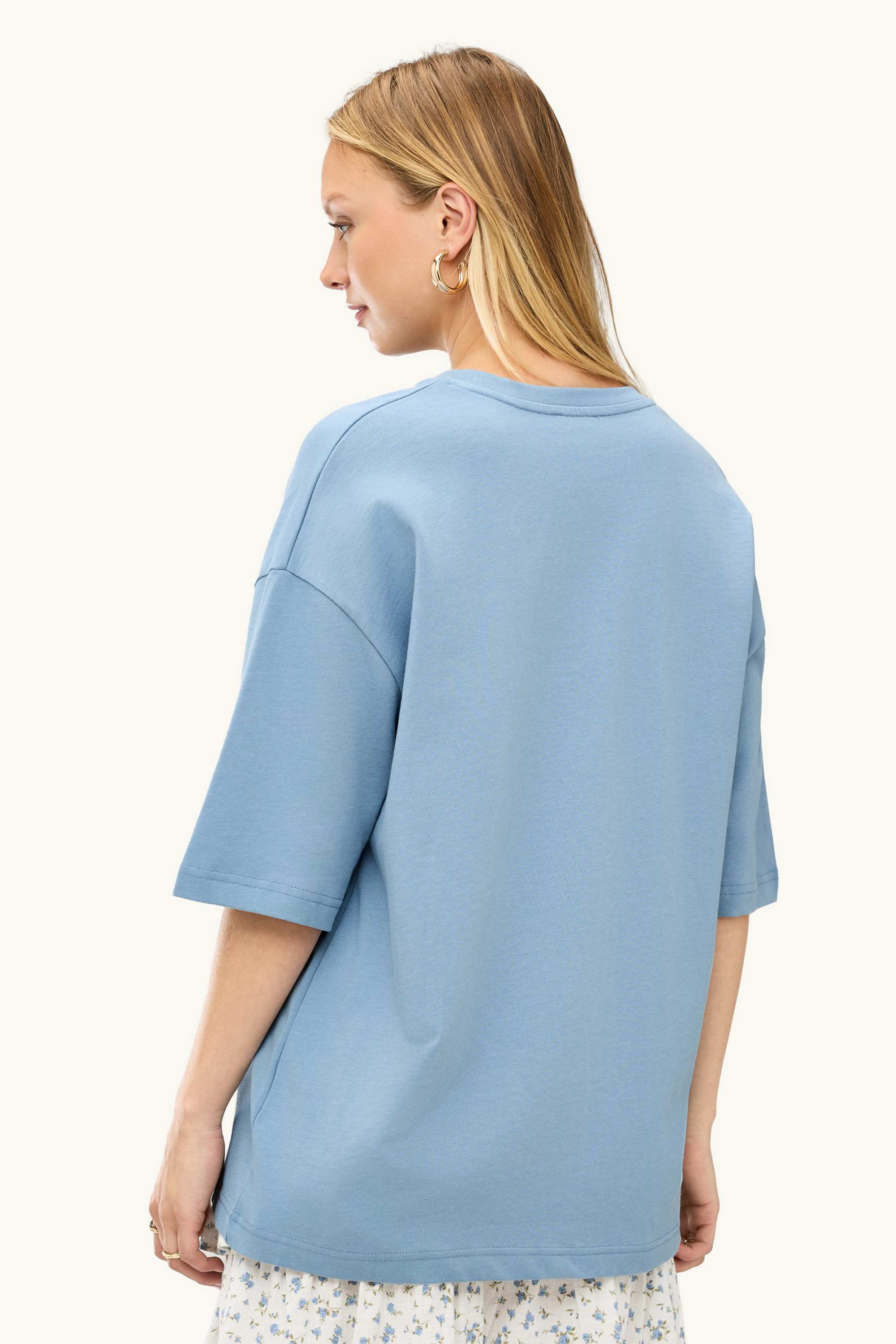 T-shirt - oversized light blue