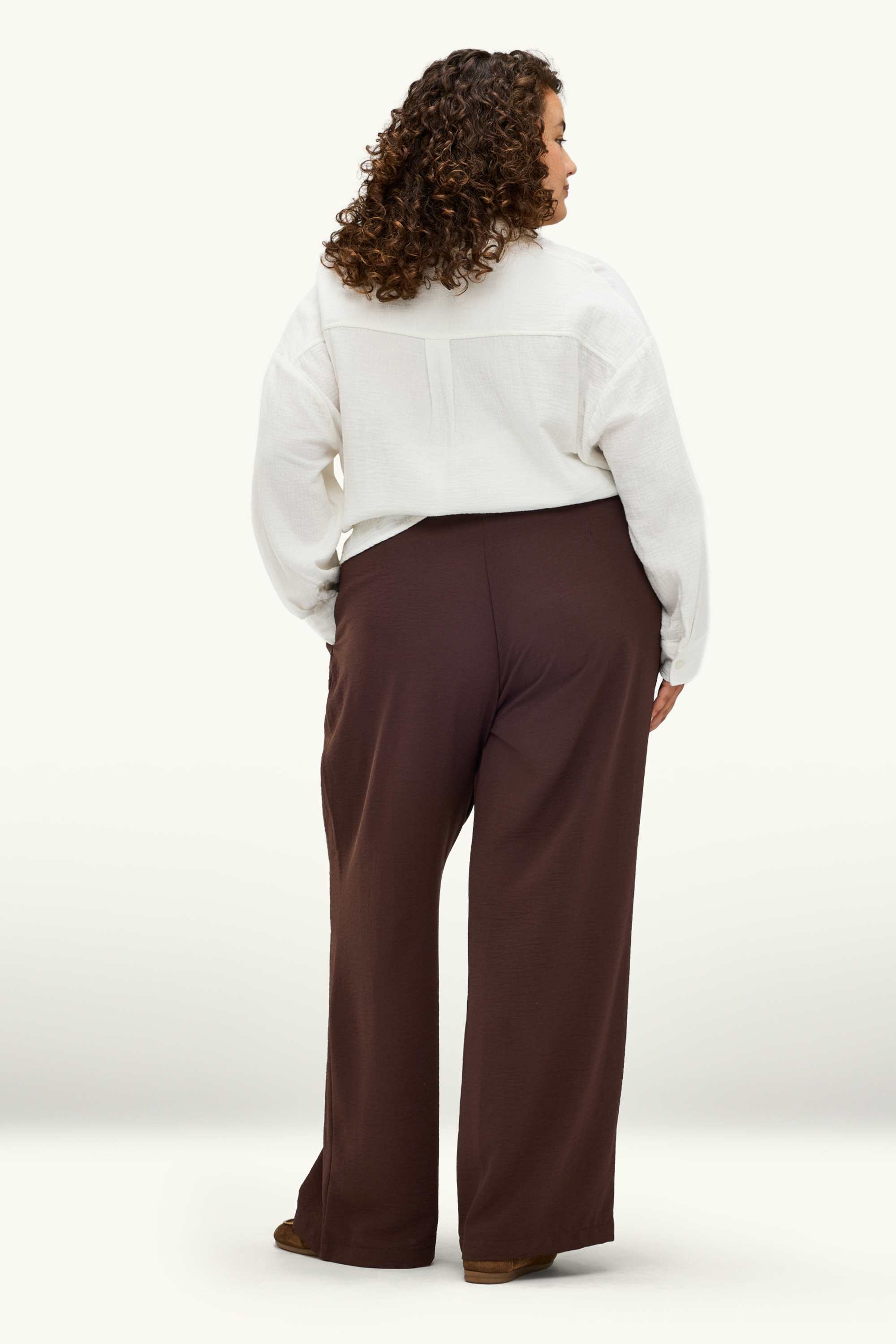 Cloth trousers - high waist - wide leg brown