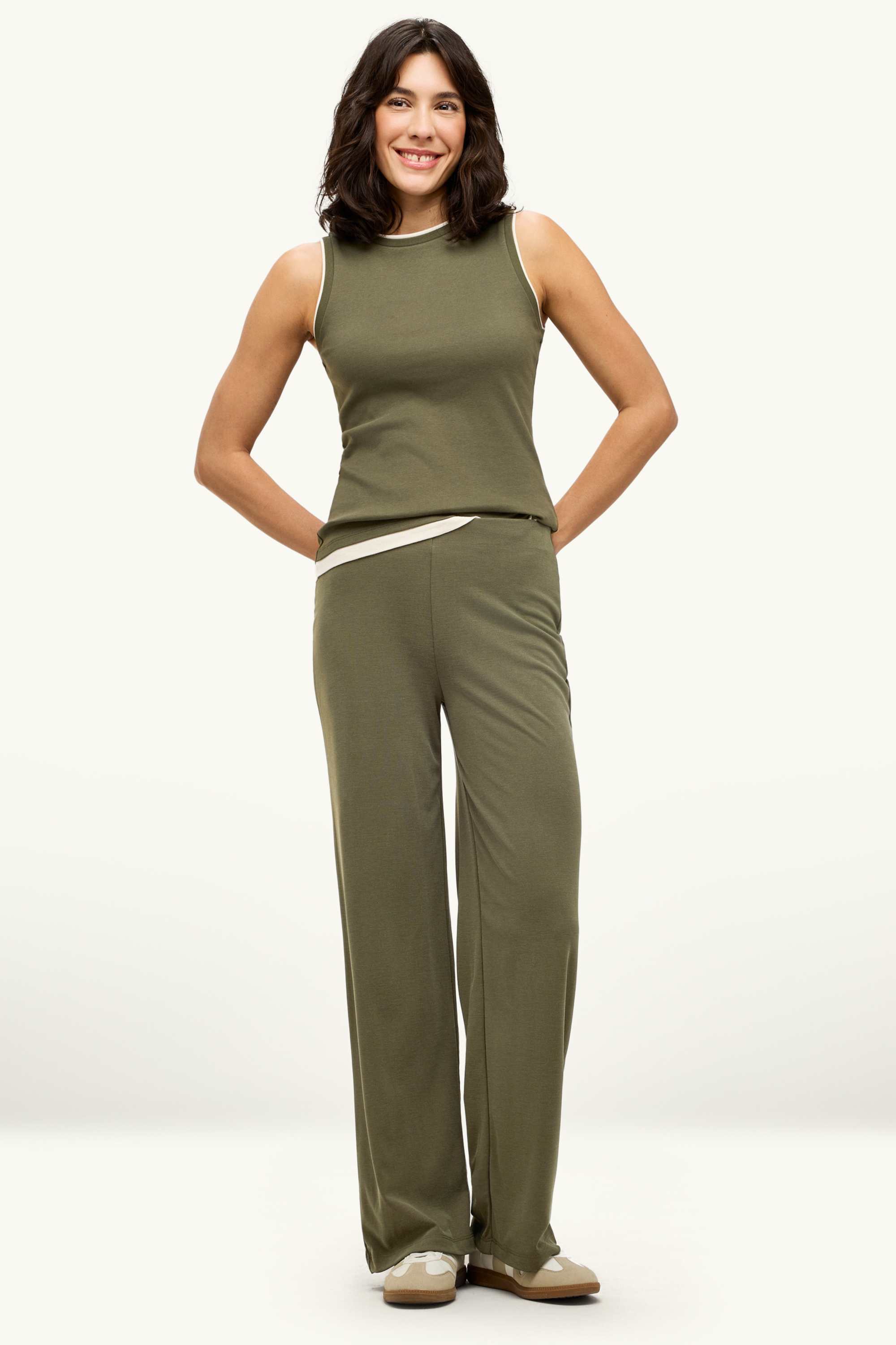Cloth trousers - mid-rise waist - palazzo khaki
