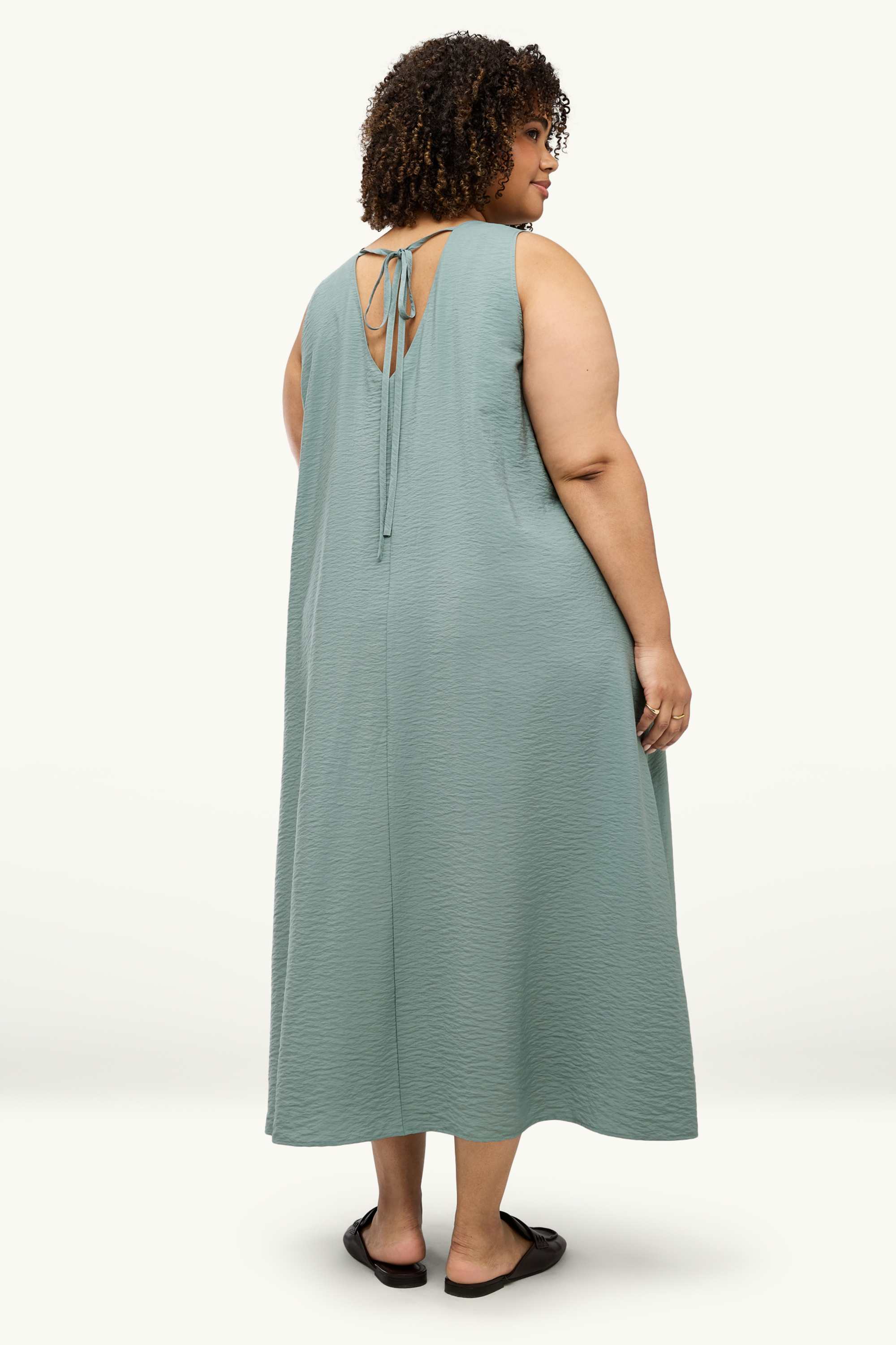 A-line dress with V-neck and viscose mint green