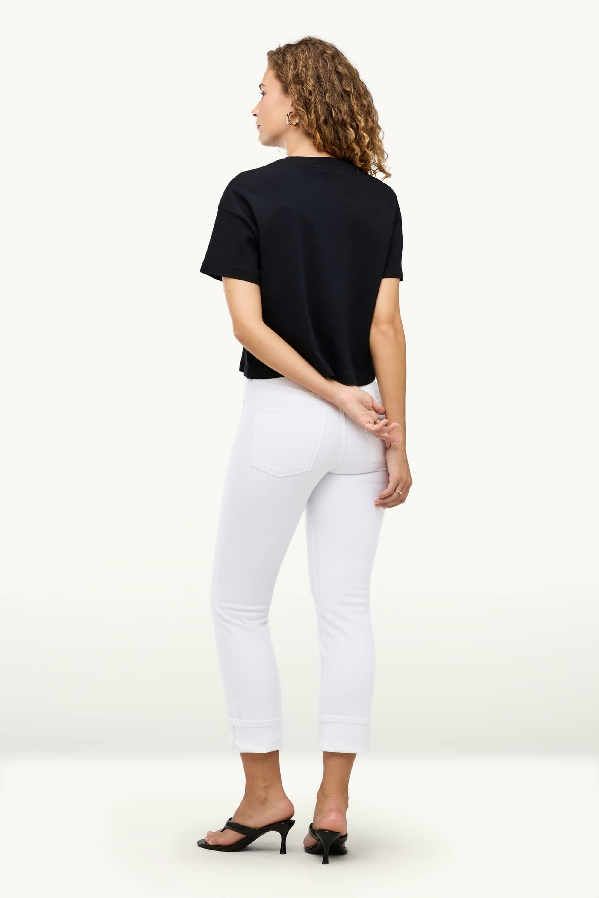 Cropped straight jeans - mid-rise waist white