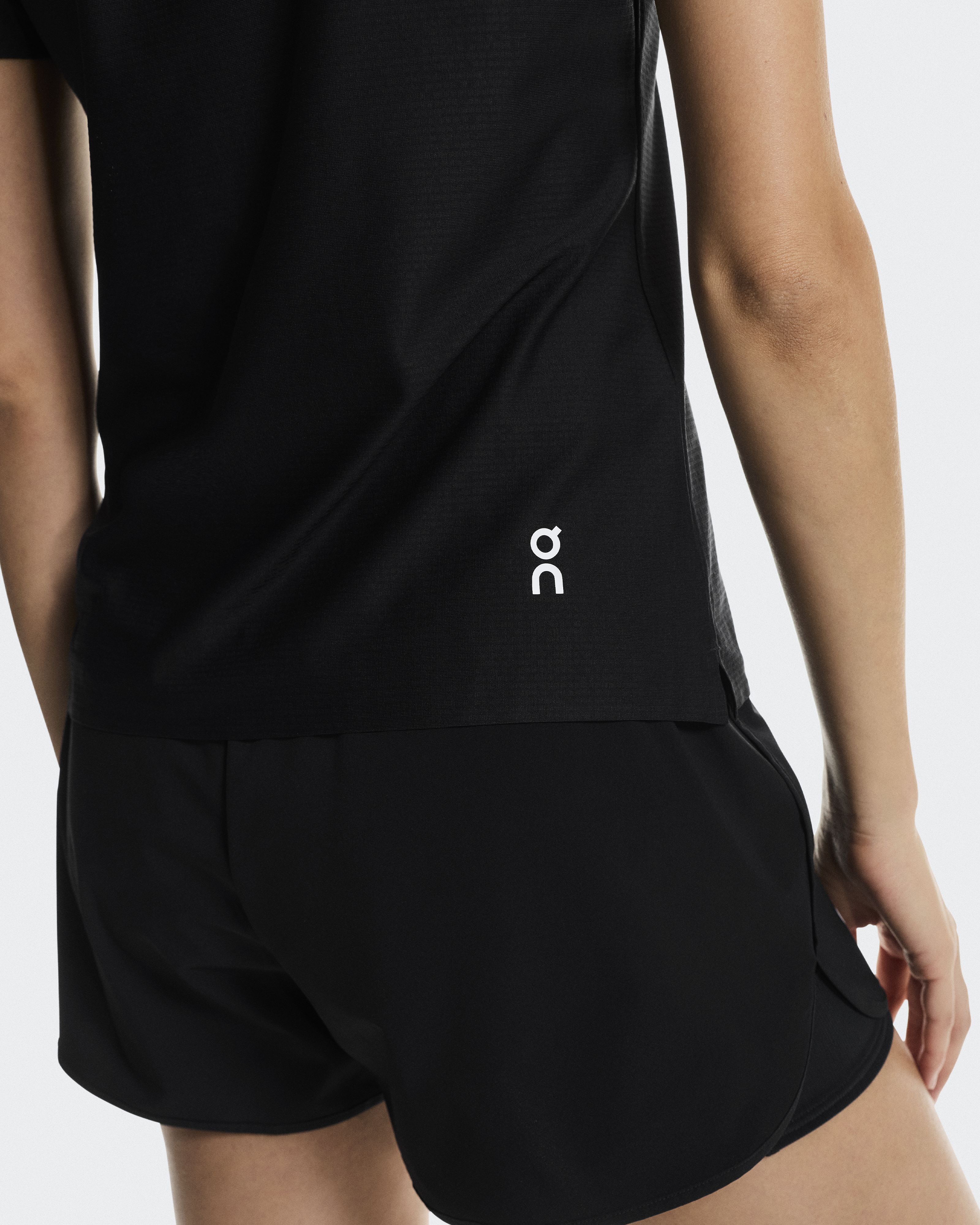 Court-T - Black