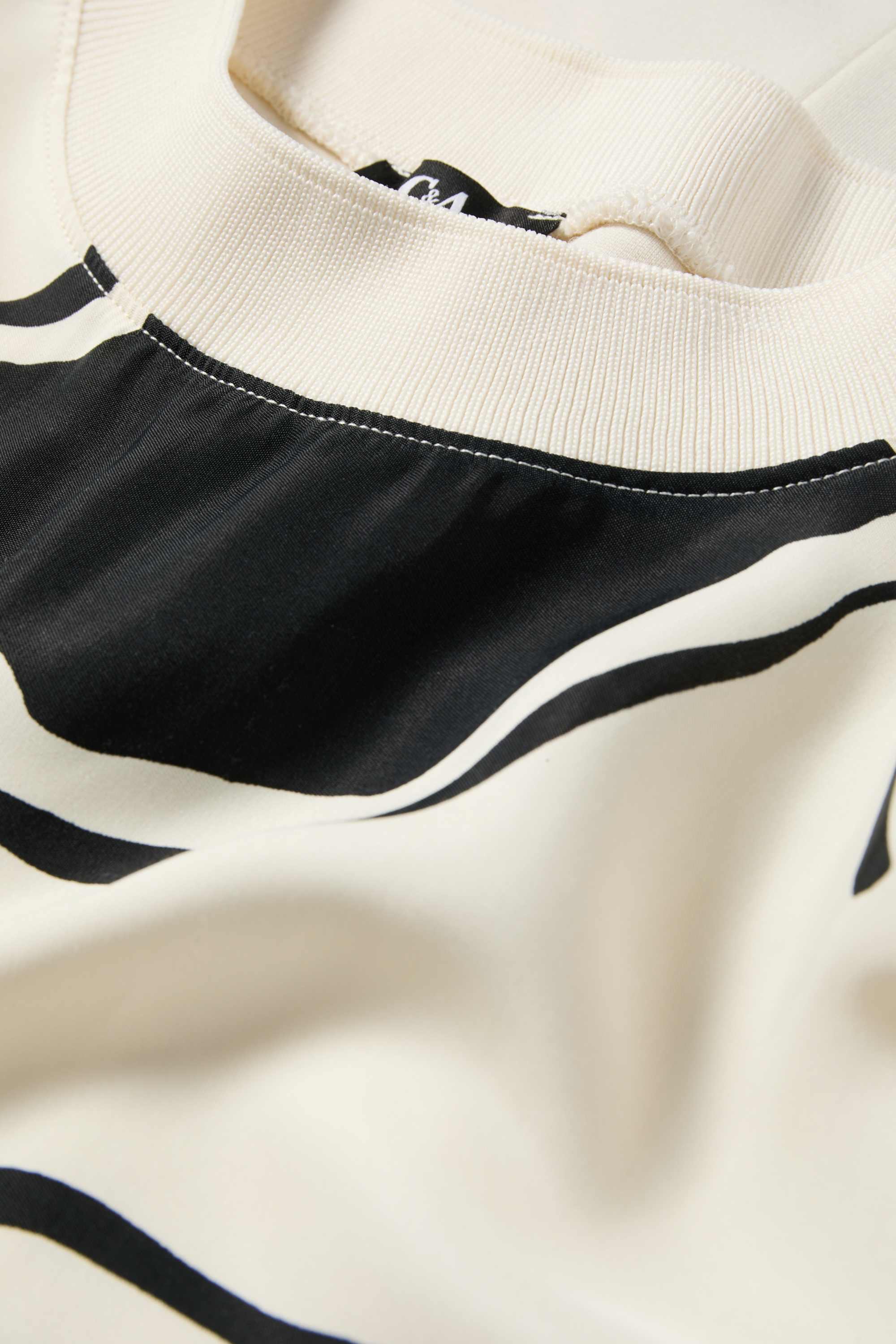 T-shirt - relaxed fit - floral black / beige (2)