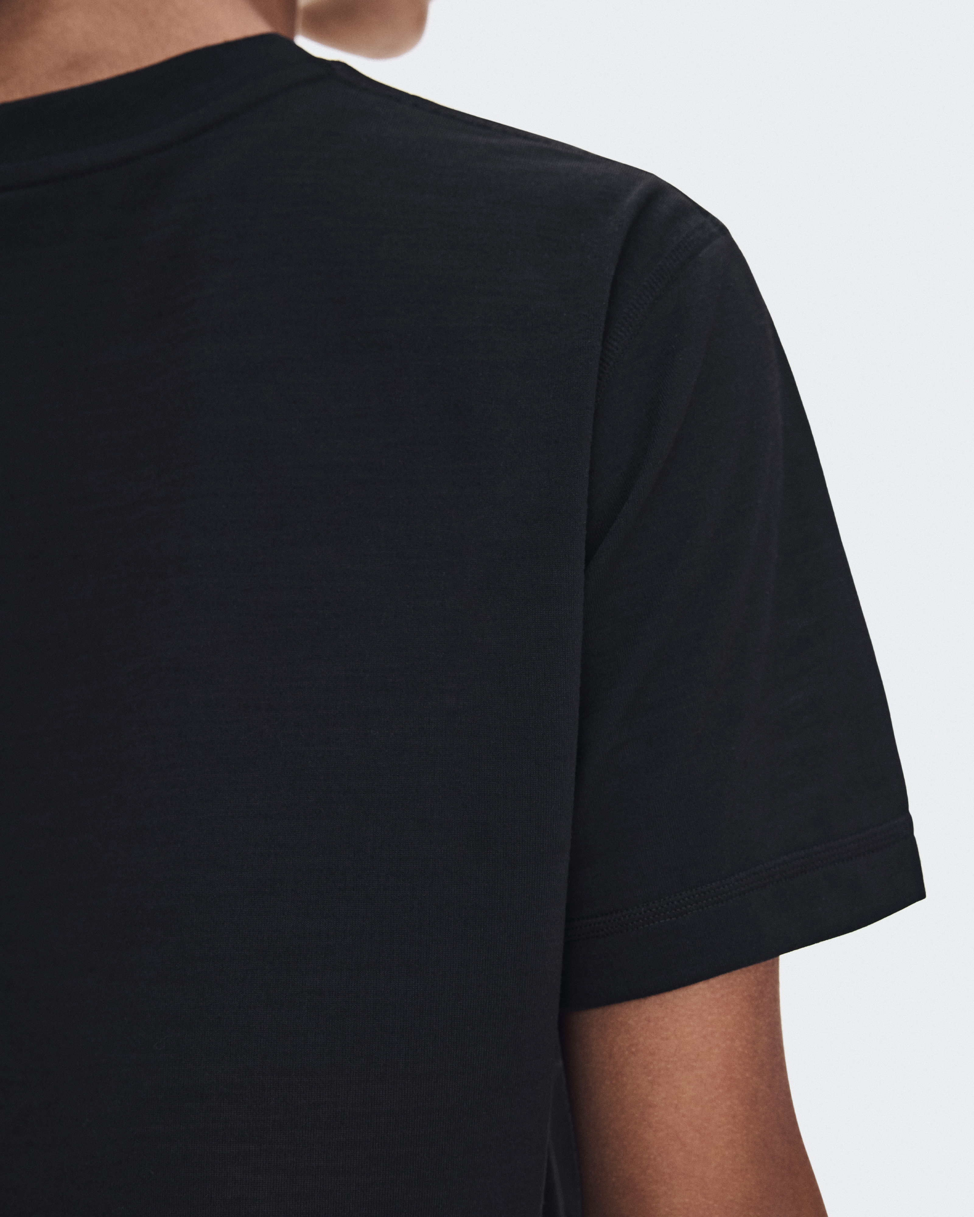 Train-T Crop - Black