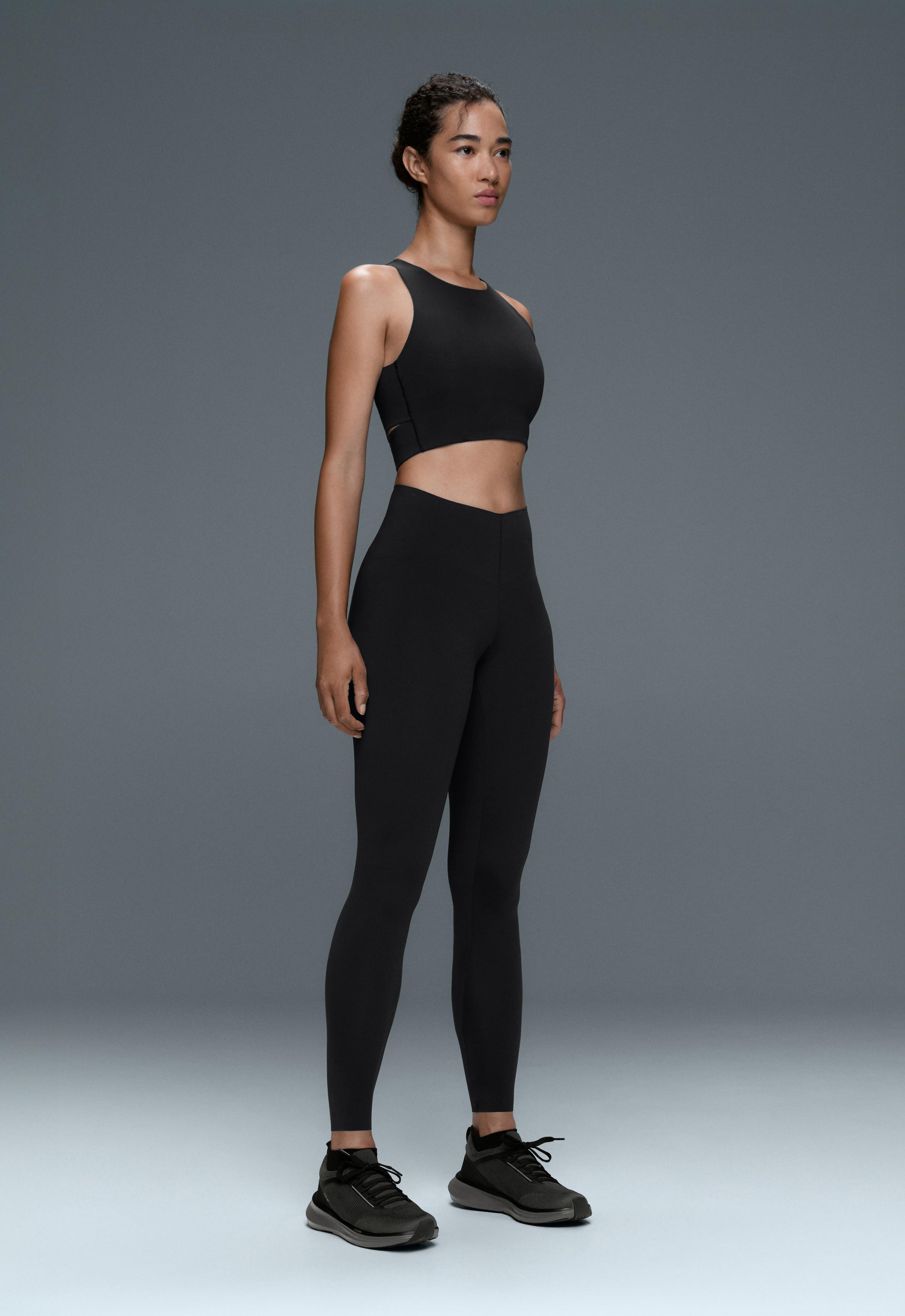 V-cut Light Touch 65cm high-rise ankle-length leggings - BLACK