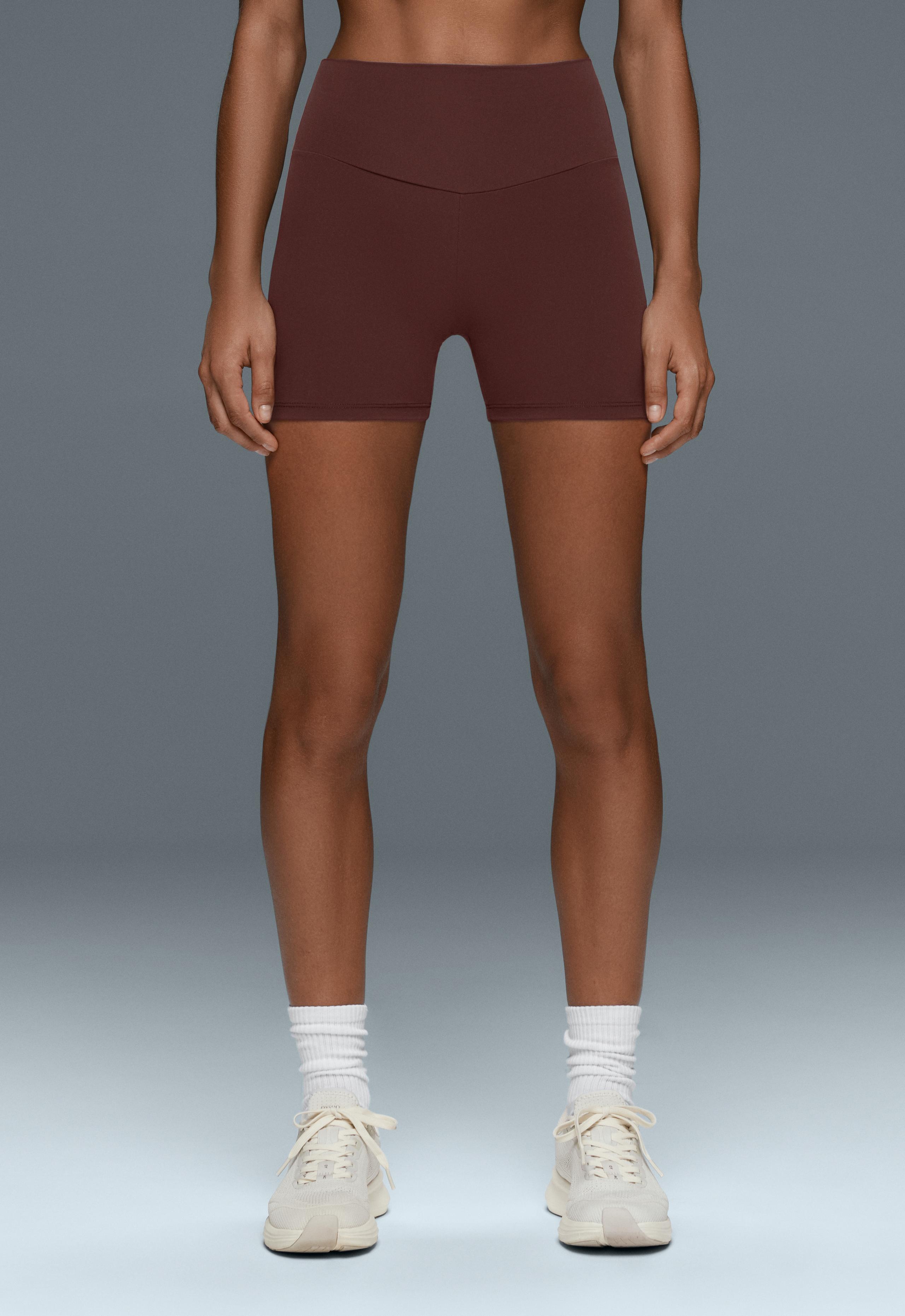 Comfortlux high-waisted 10cm hot pants - CHOCOLATE