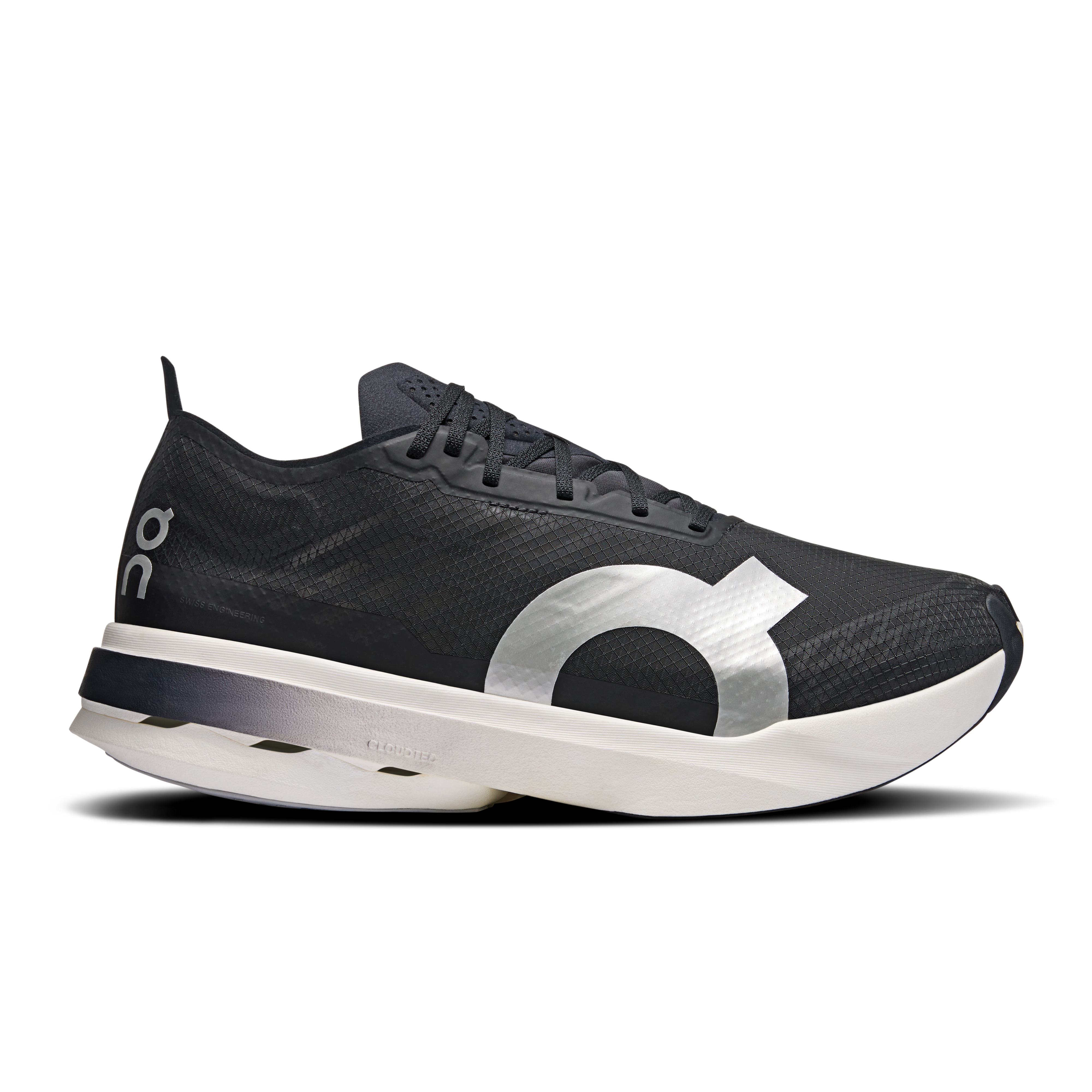 Cloudboom Strike - Black | White