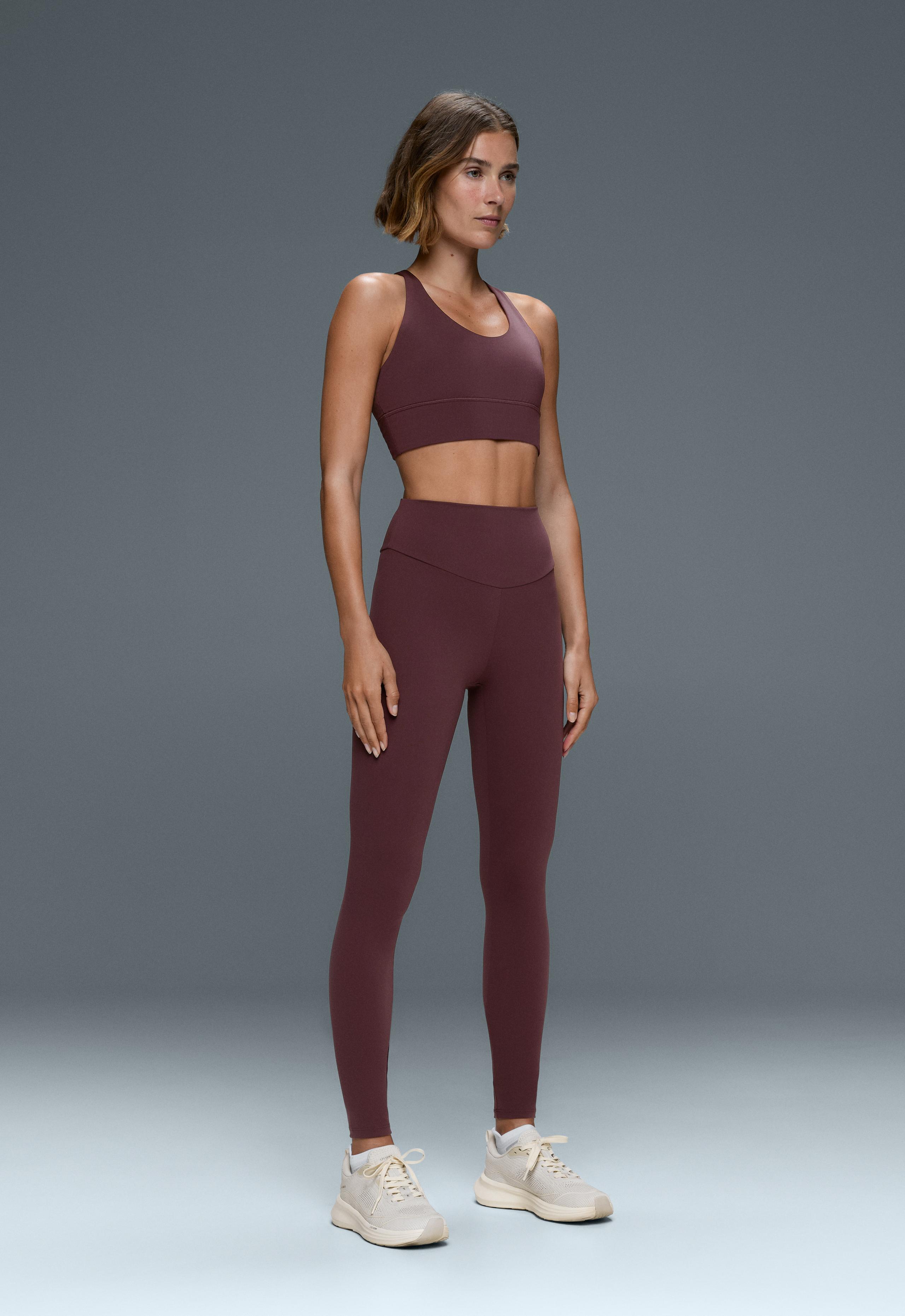 Medium support Comfortlux sports bra with cup - PLUM