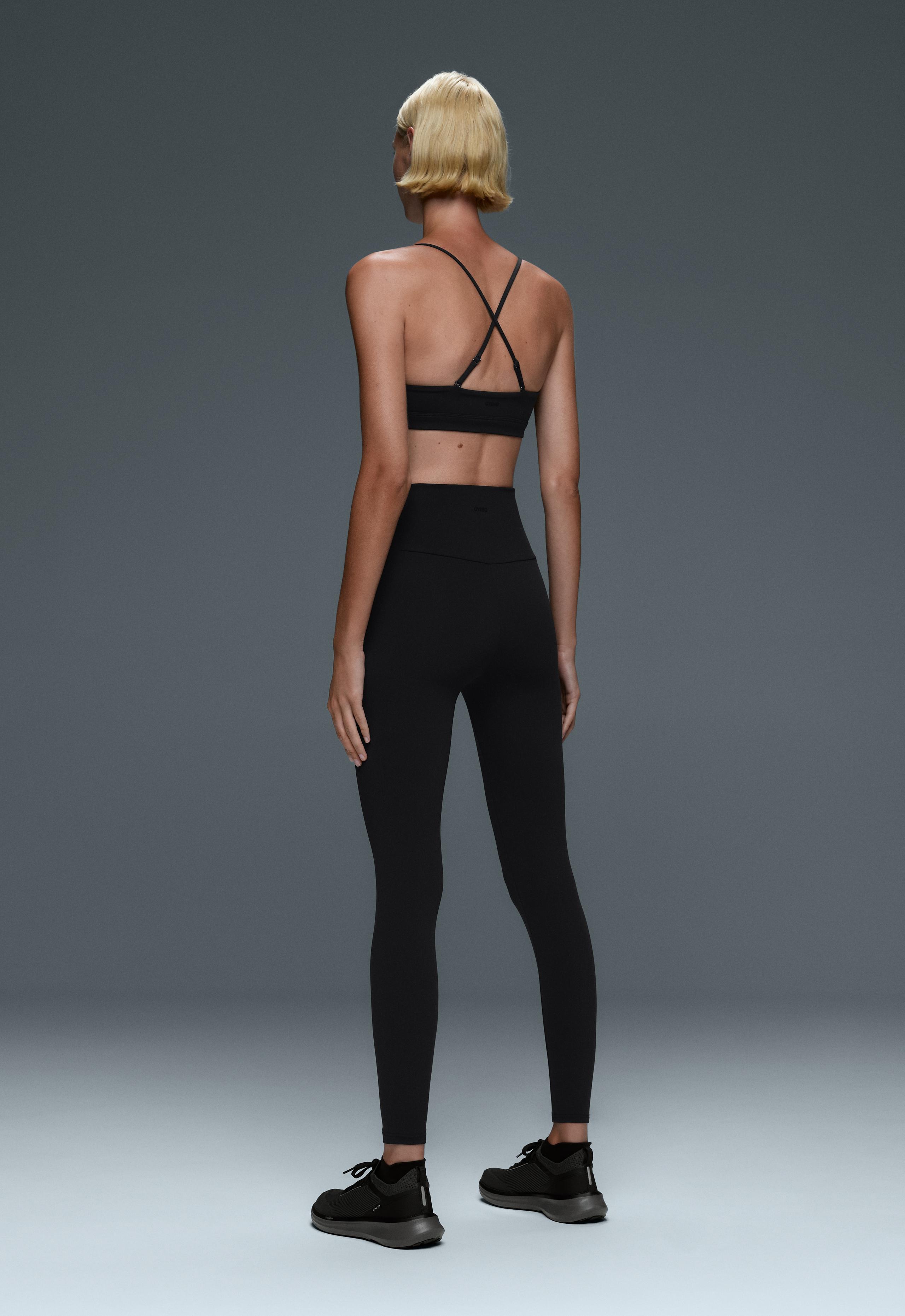 Low-support Comfortlux sports bra with straps - BLACK