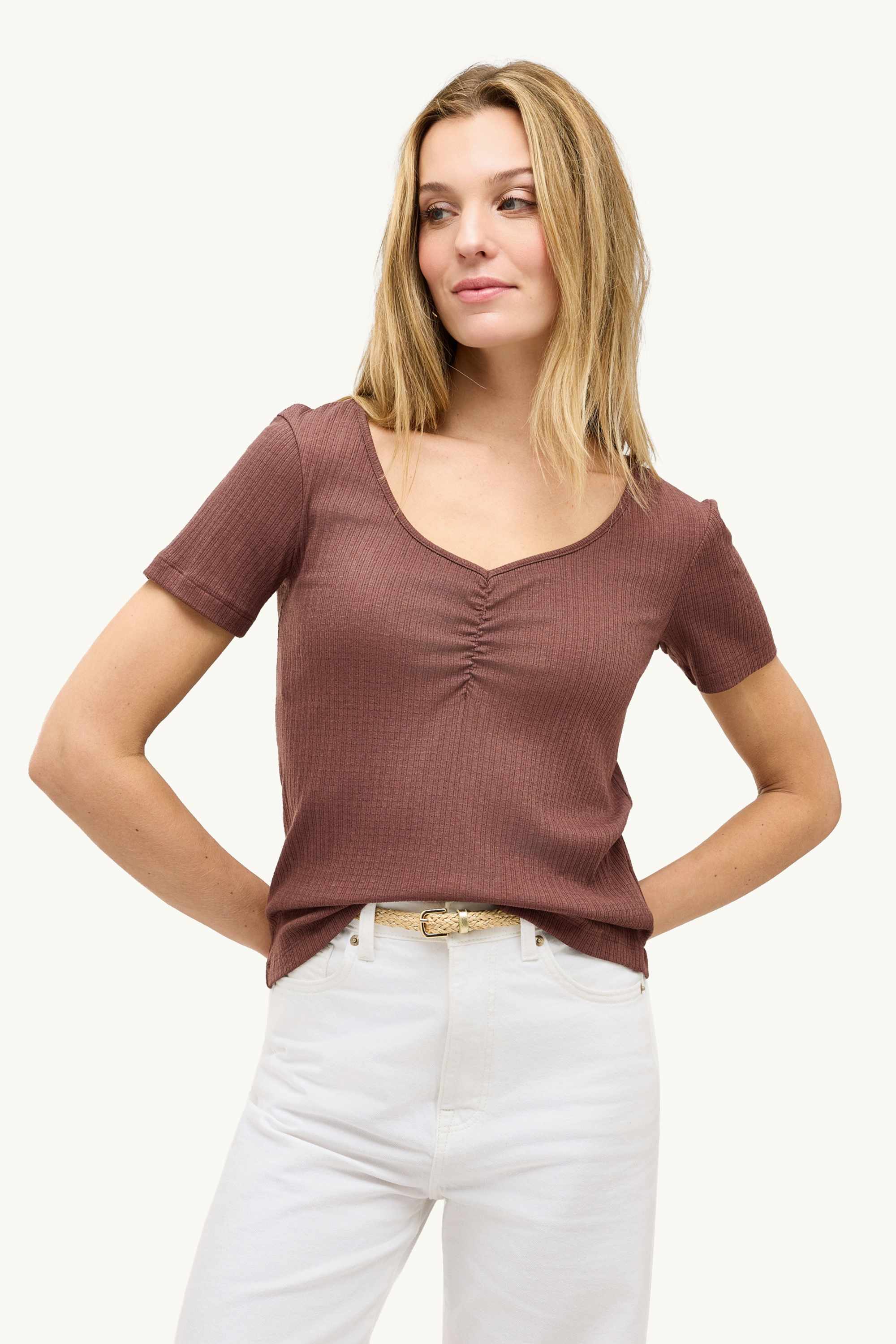 V-neck T-shirt - ribbed brown