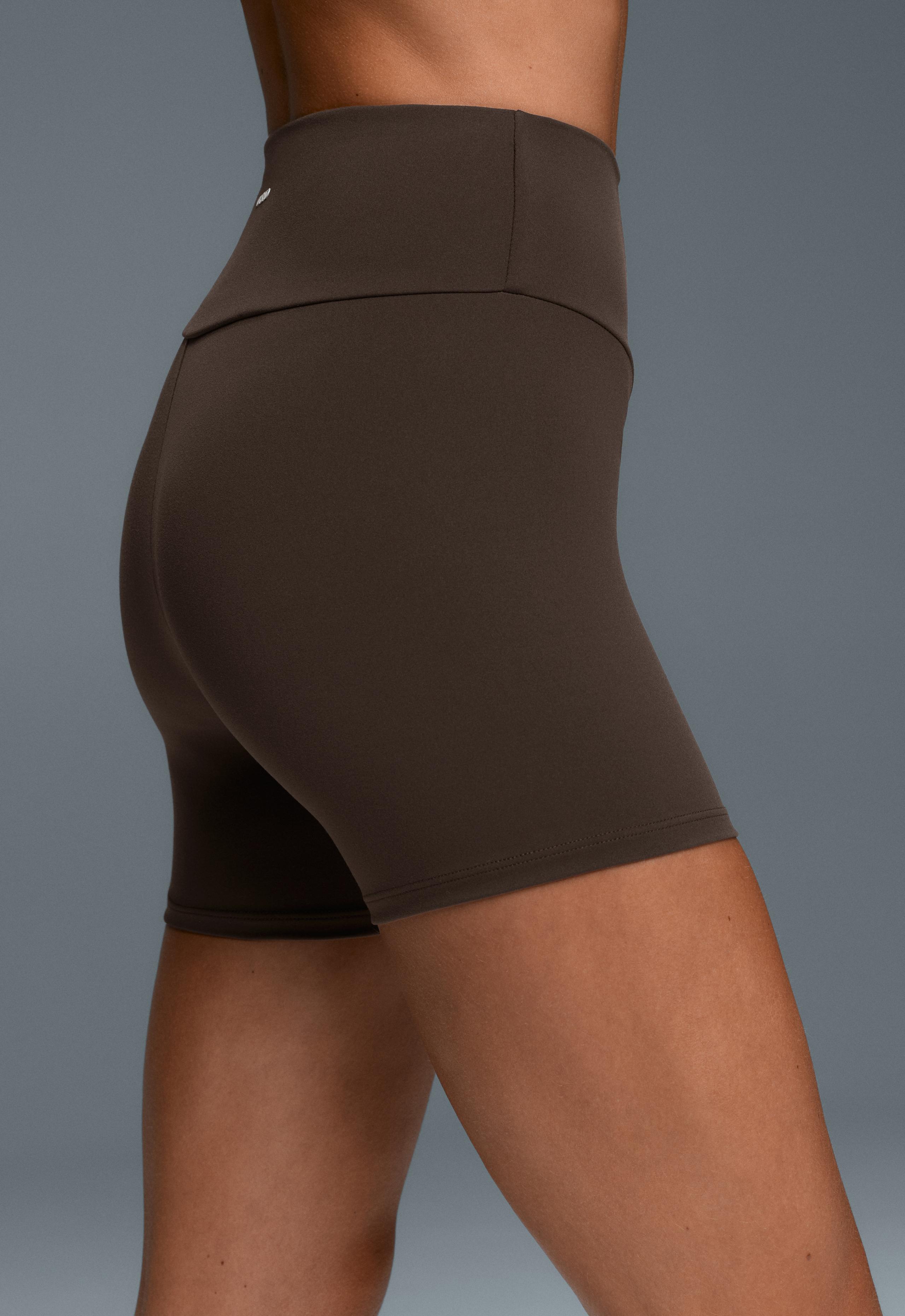 Comfortlux high-waisted 10cm hot pants - BROWN