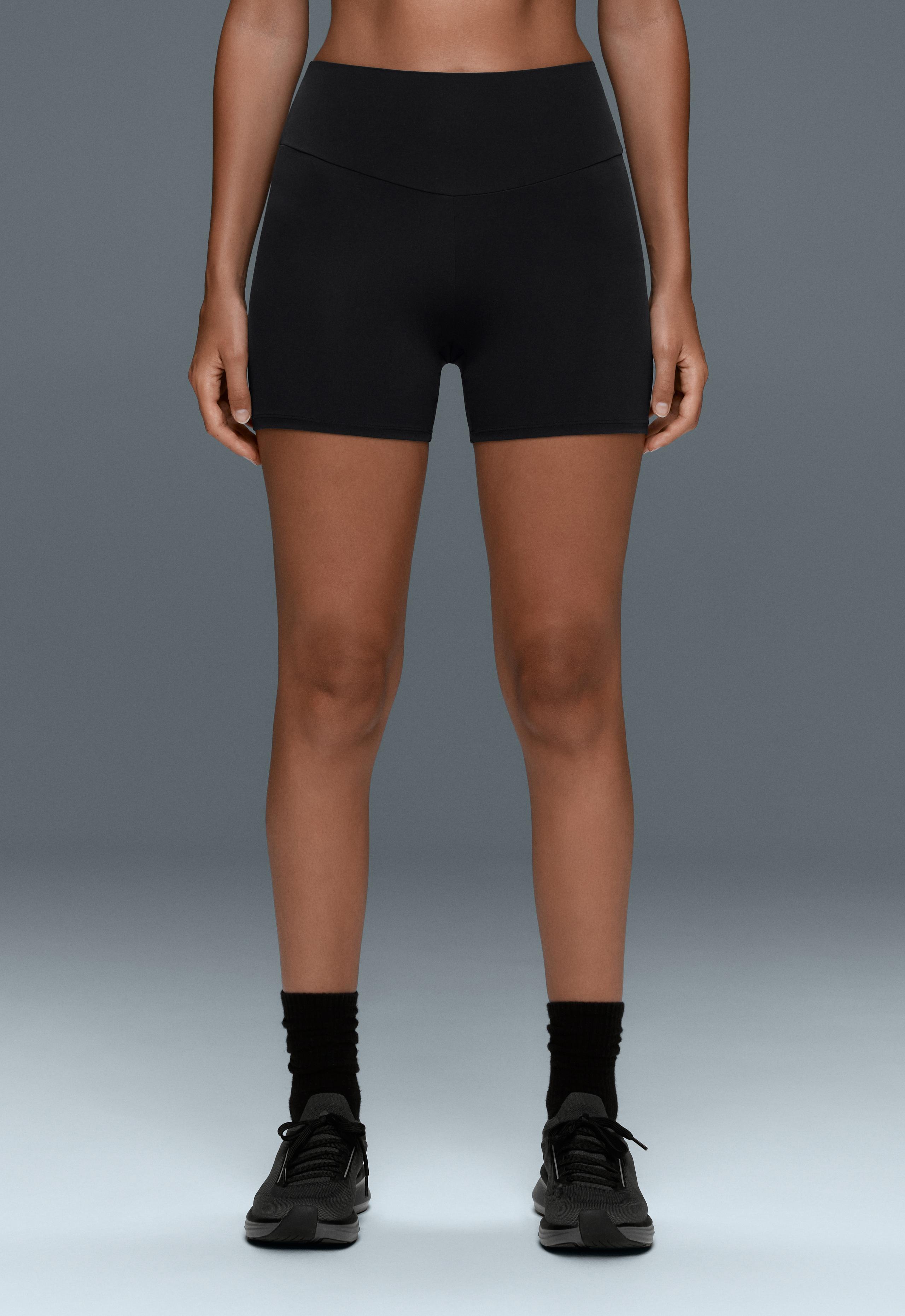 Comfortlux high-waisted 10cm hot pants - BLACK