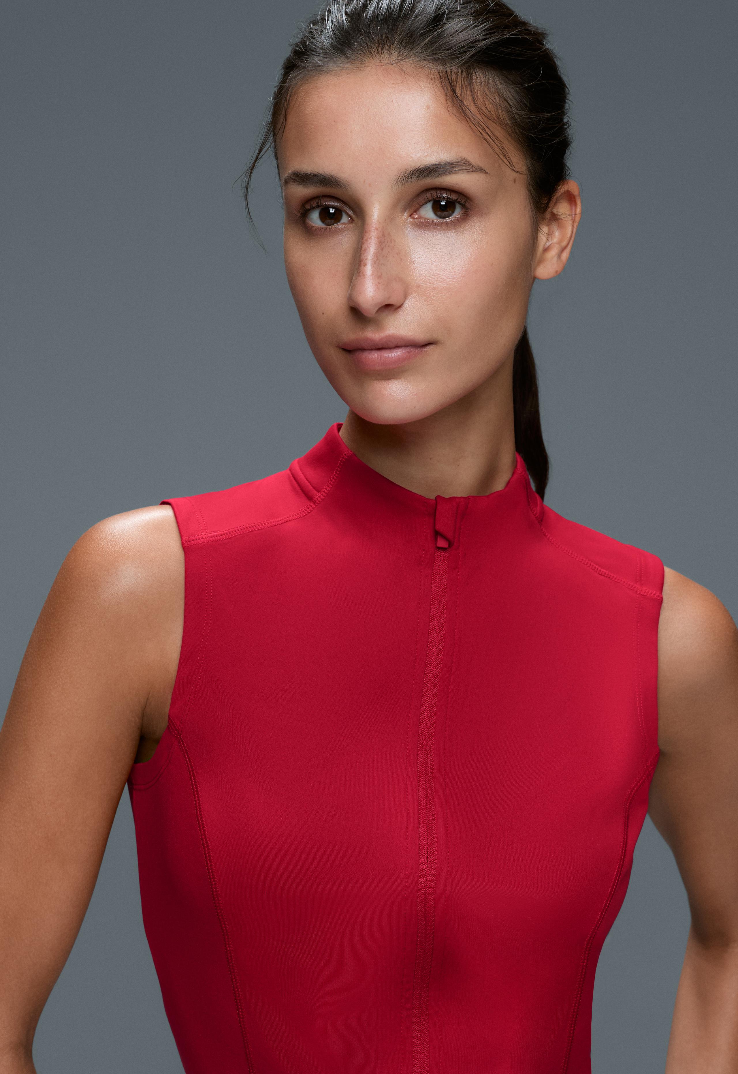 Sleeveless zip T-shirt - STRAWBERRY
