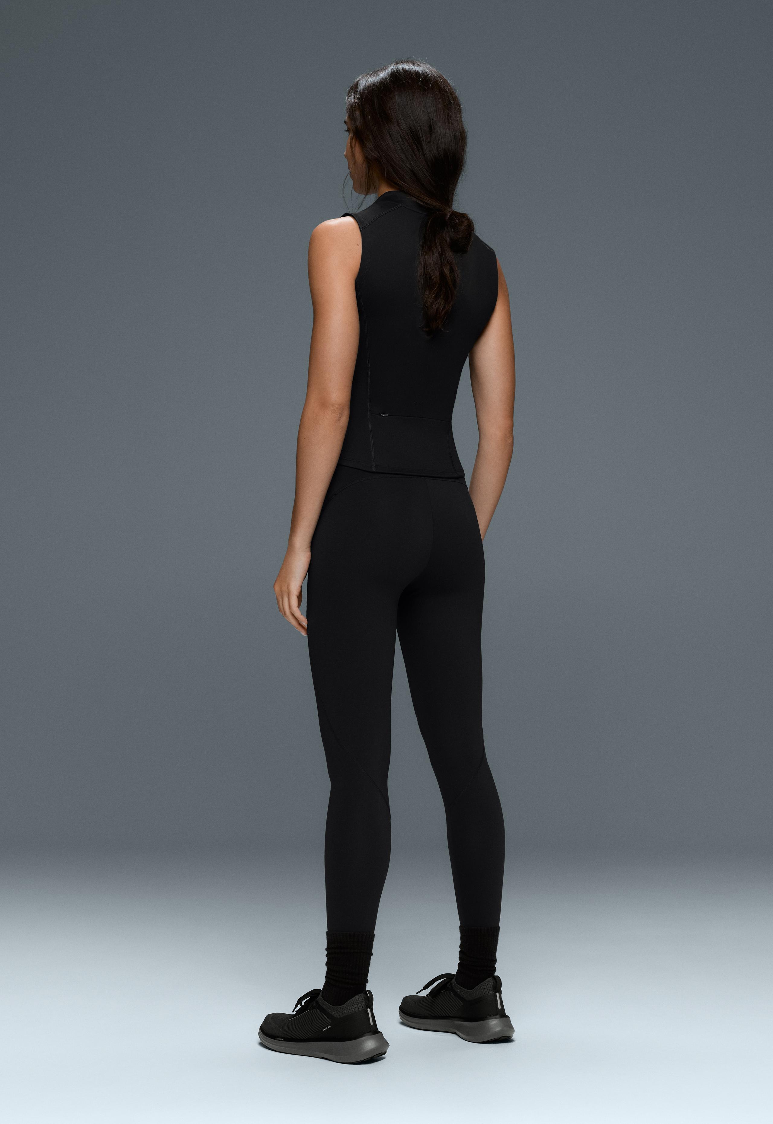 Sleeveless zip T-shirt - BLACK