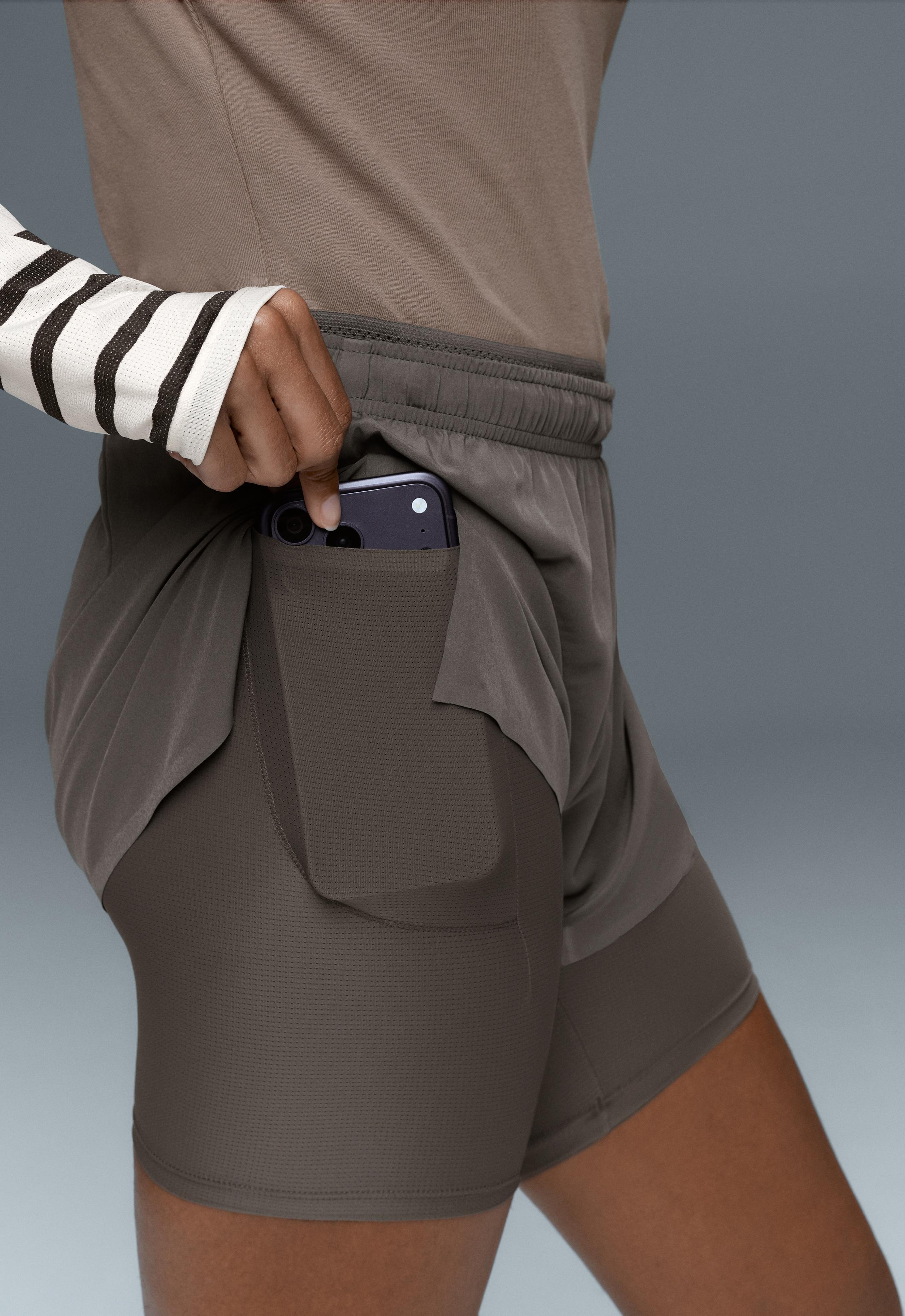 Technical mid rise 2-in-1 shorts - CHARCOAL GREY