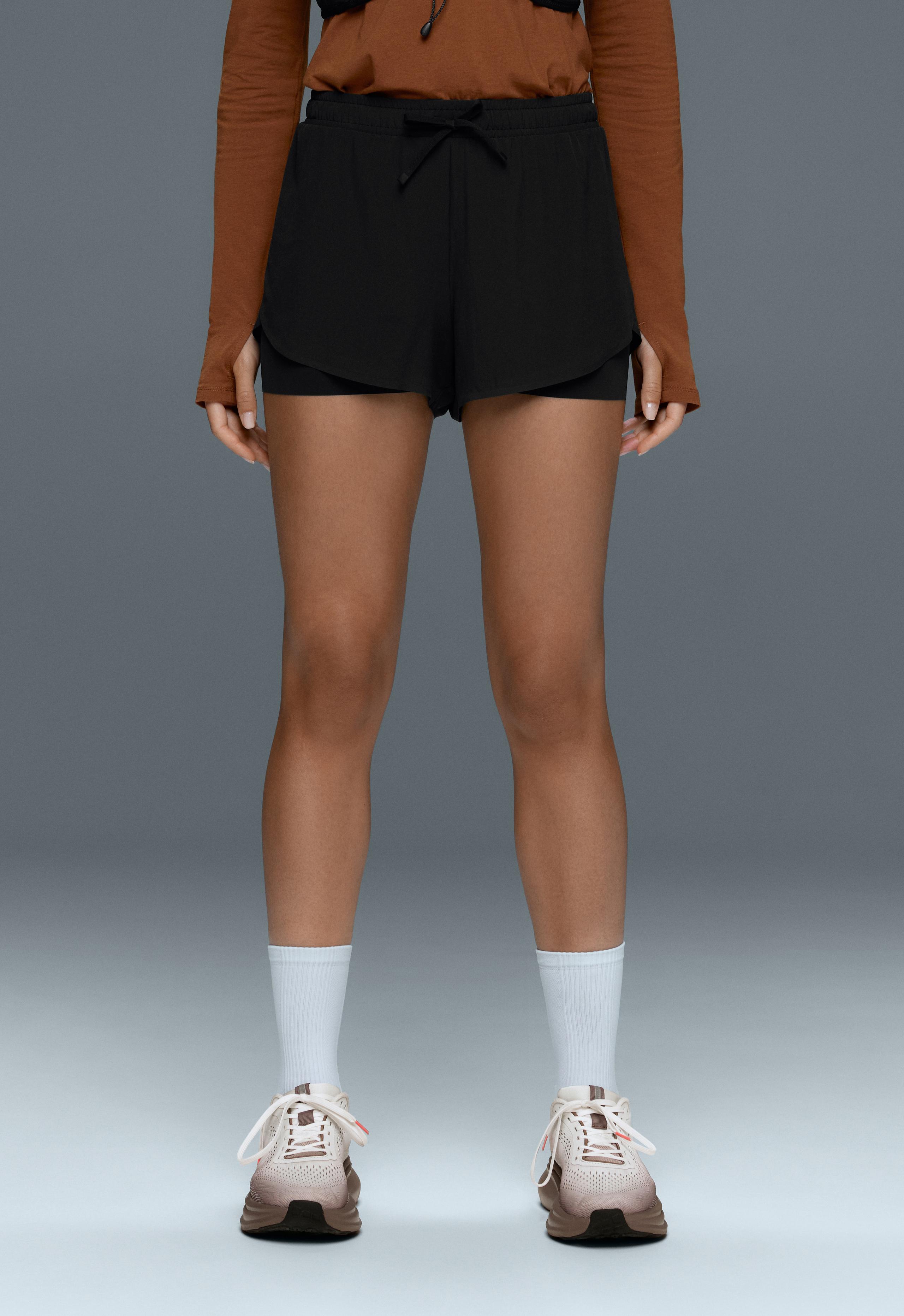 Light Touch mid rise 2-in-1 shorts - BLACK