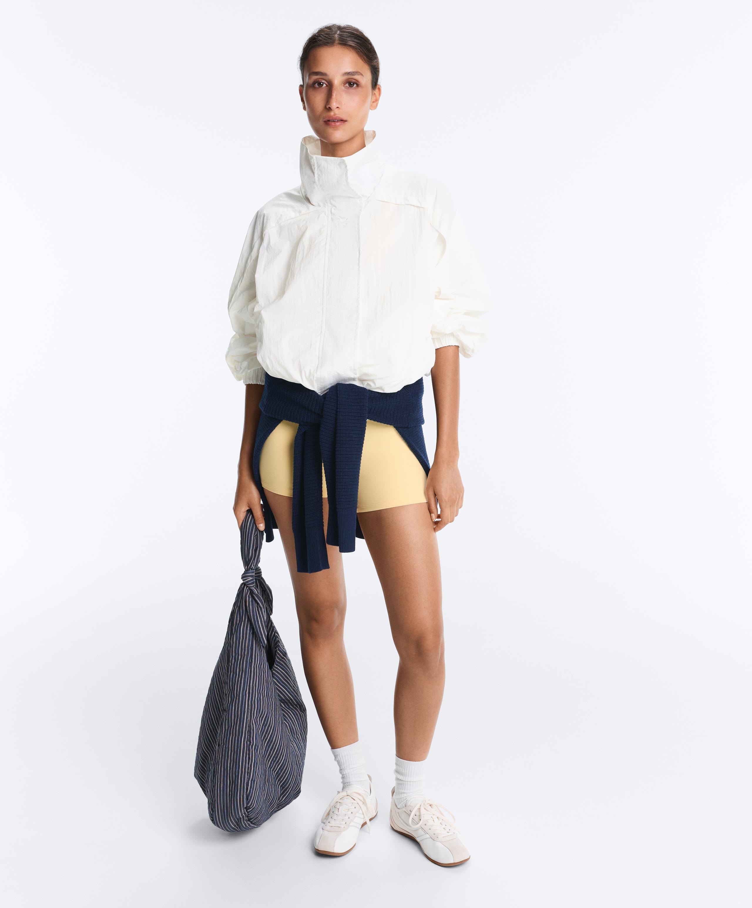 Comfortlux high-waisted 10cm hot pants - PALE YELLOW