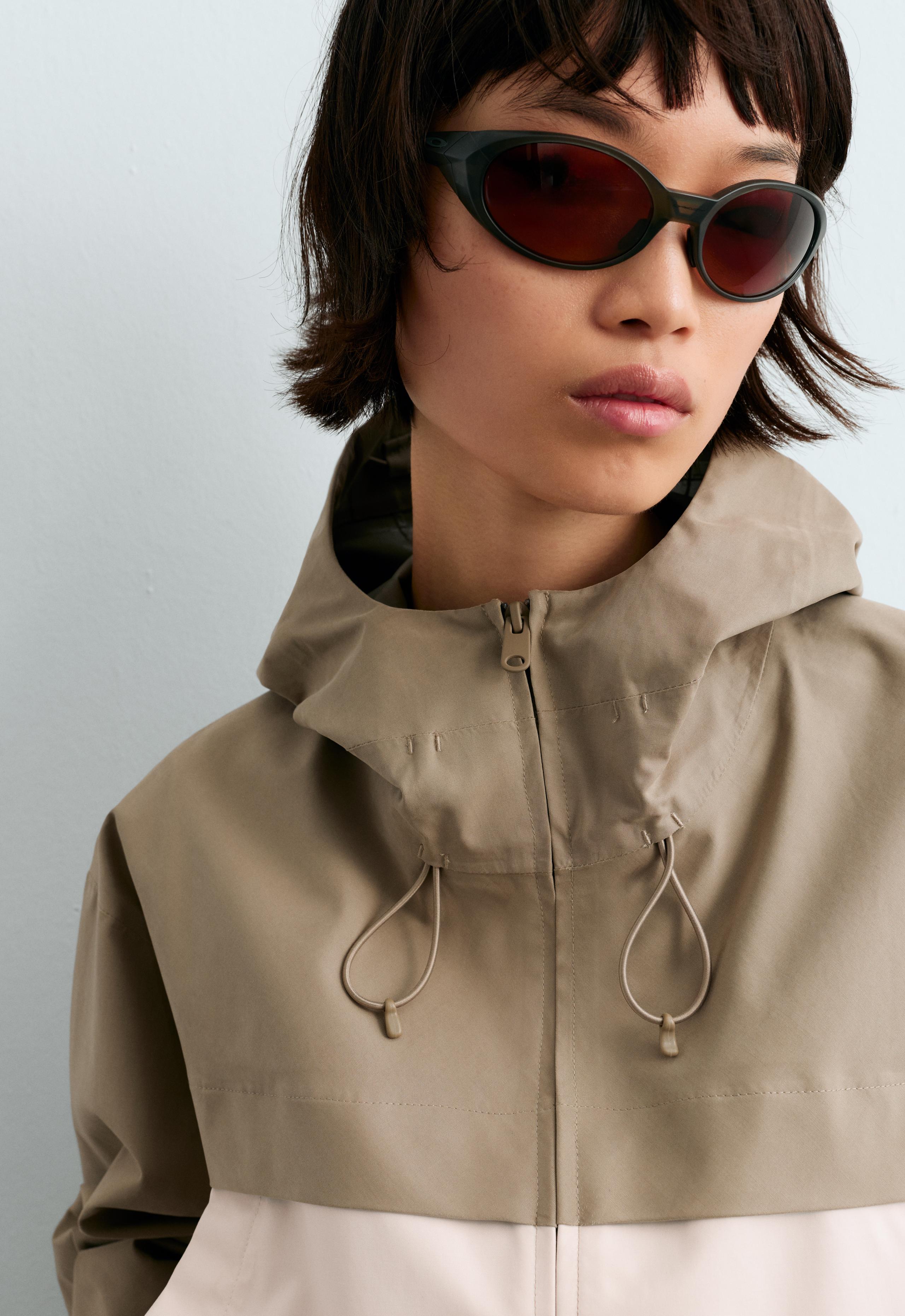 Short 10k technical waterproof canvas colour-block jacket - PALE ECRU
