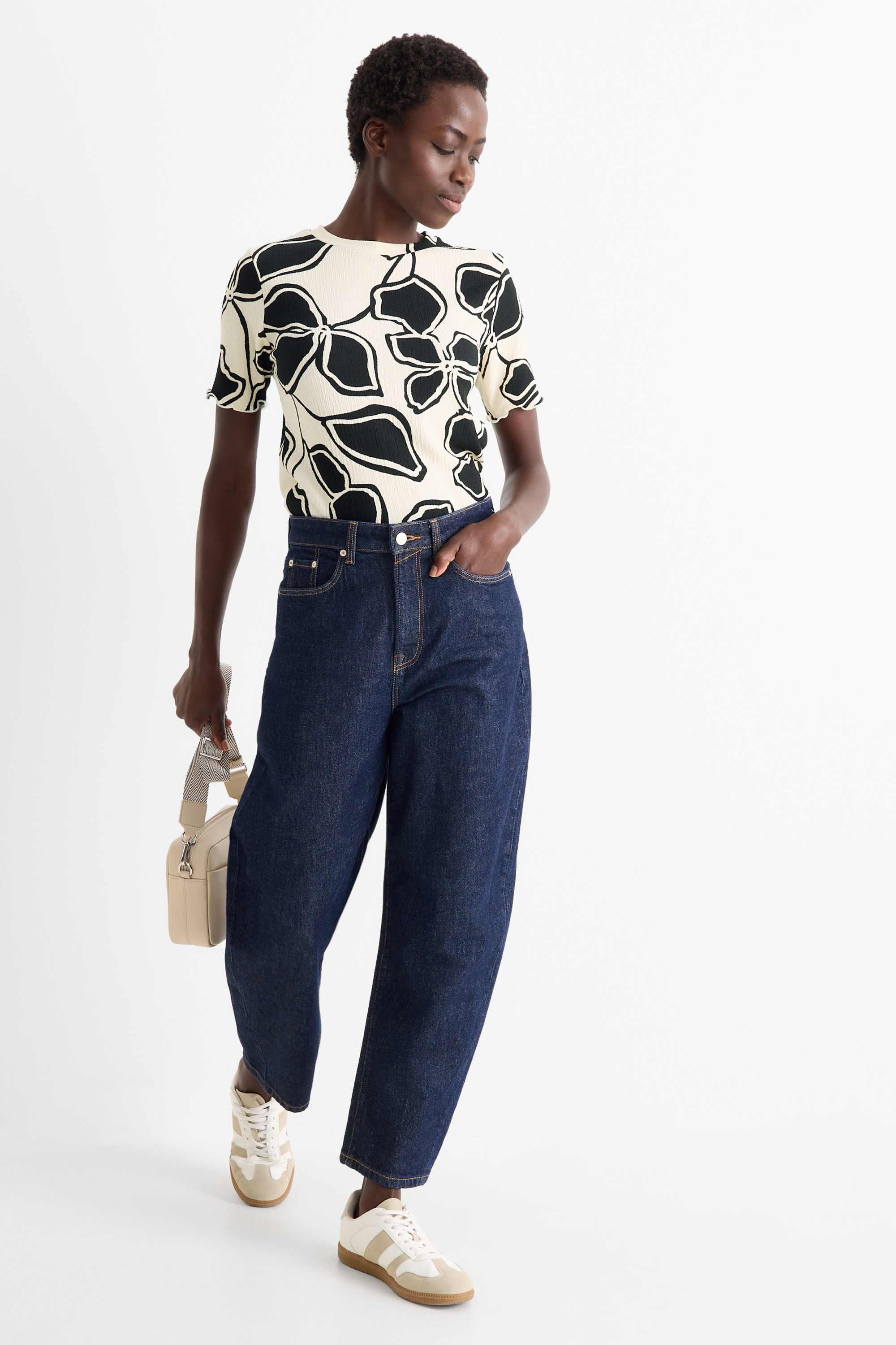 T-shirt - regular fit - floral black / beige (2)