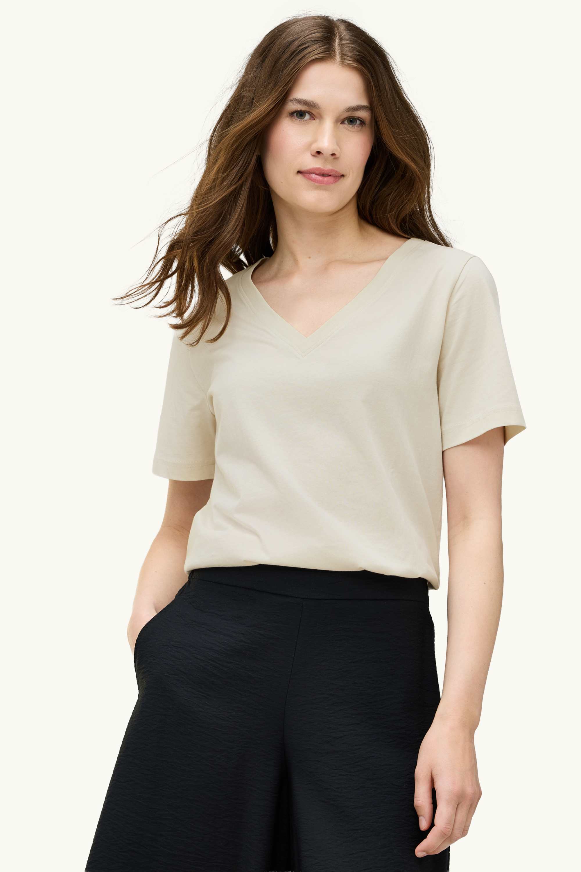 V-neck T-shirt - regular fit creme