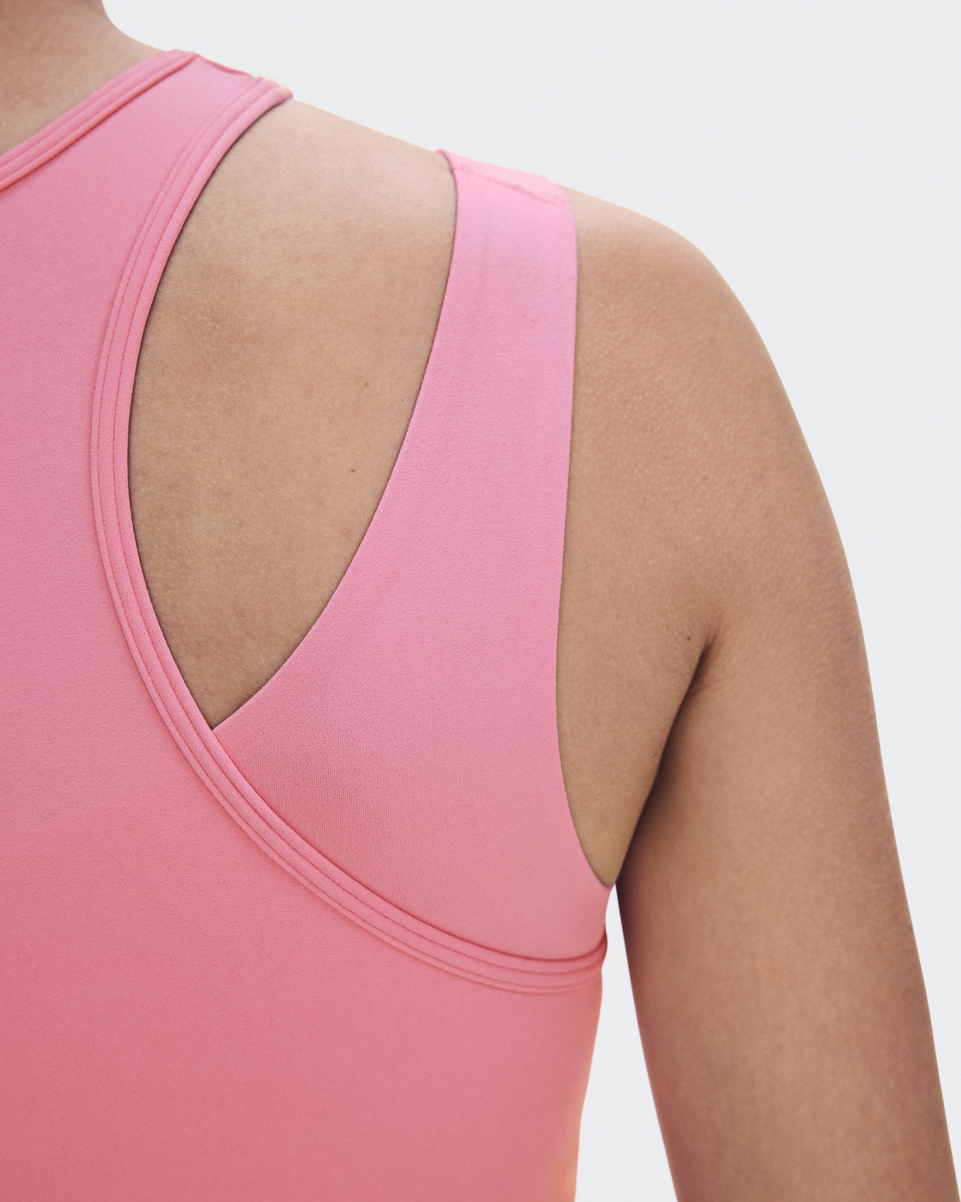 Studio Asymmetric Crop - Magnolia