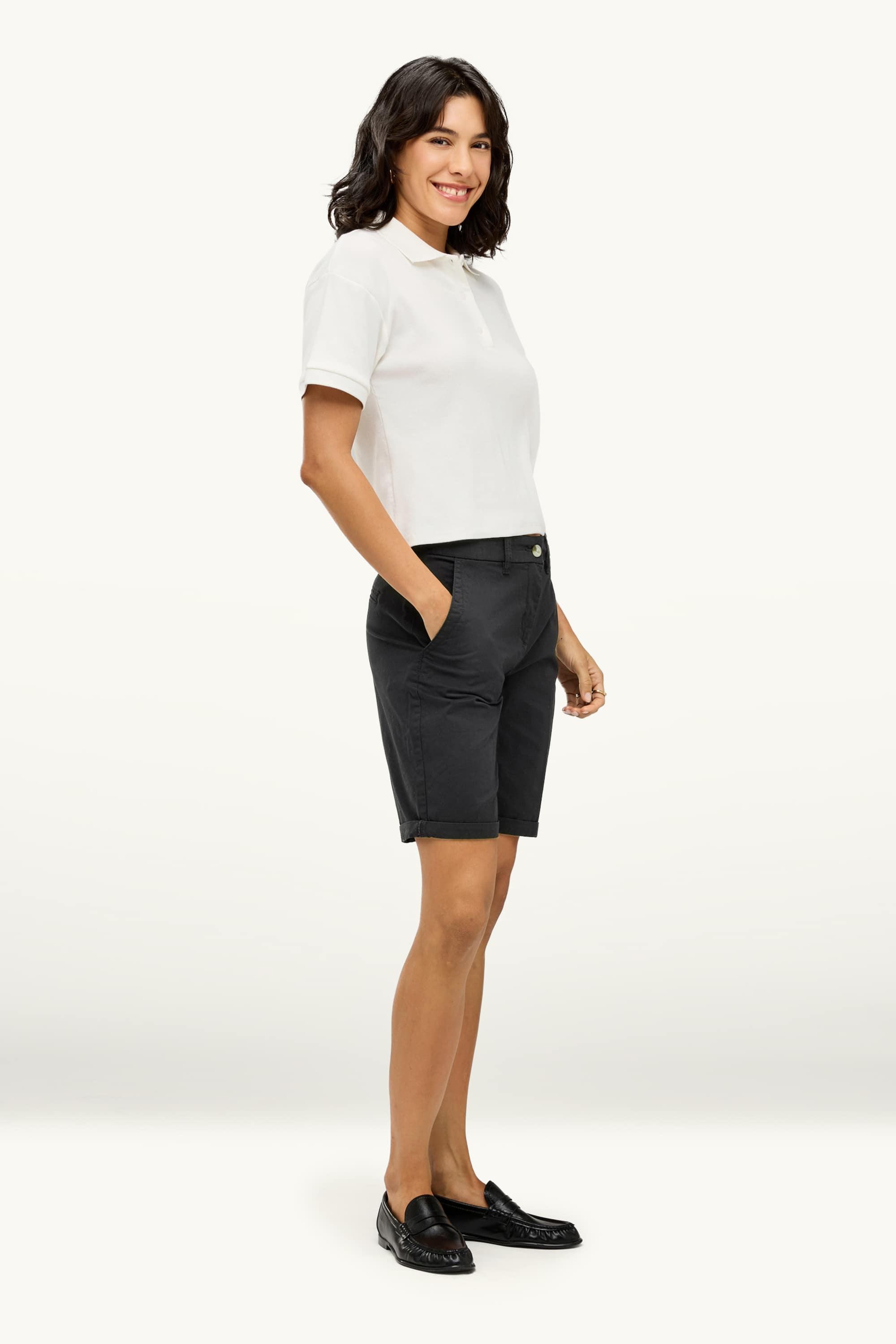 Basic Bermuda shorts - mid-rise waist black