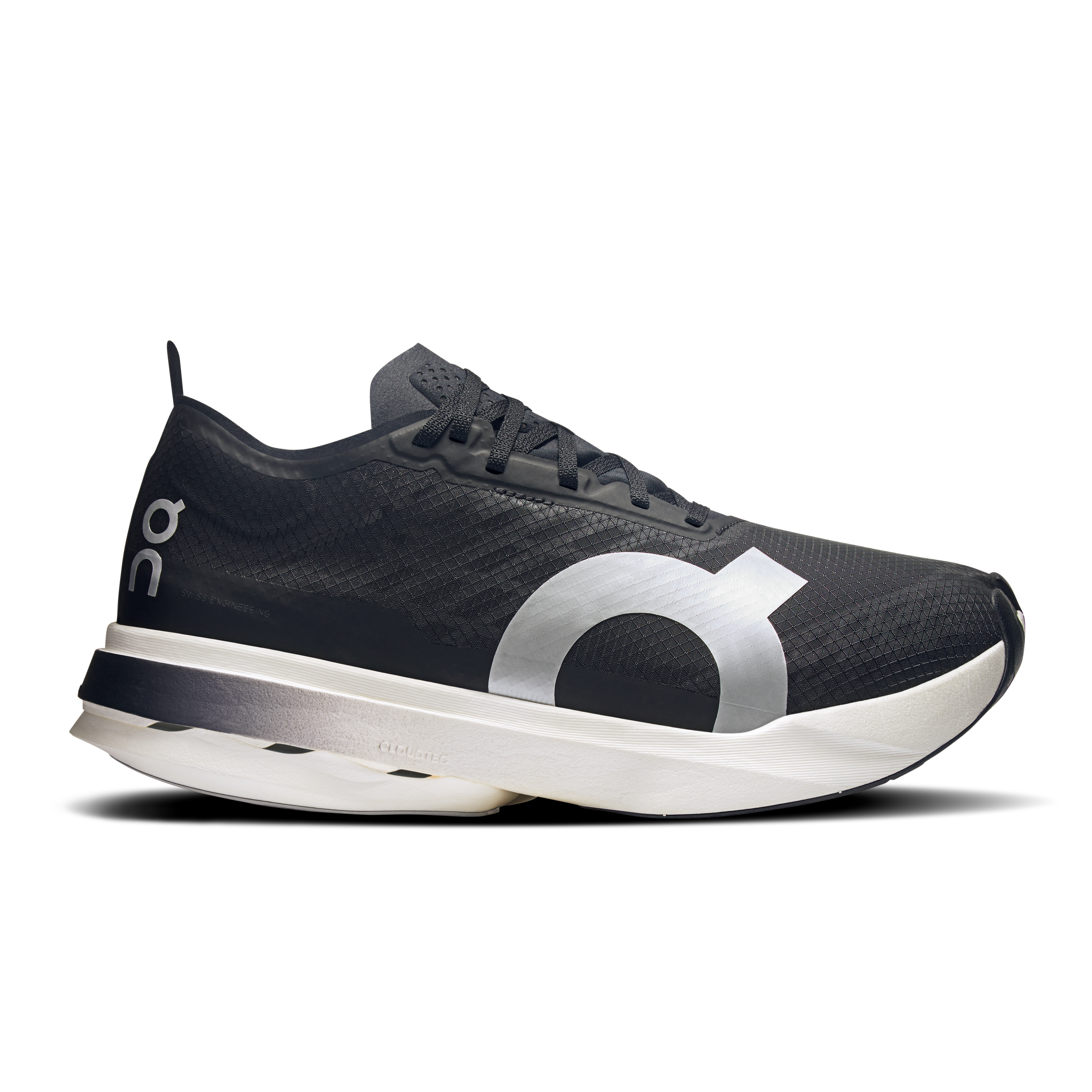 Cloudboom Strike - Black | White