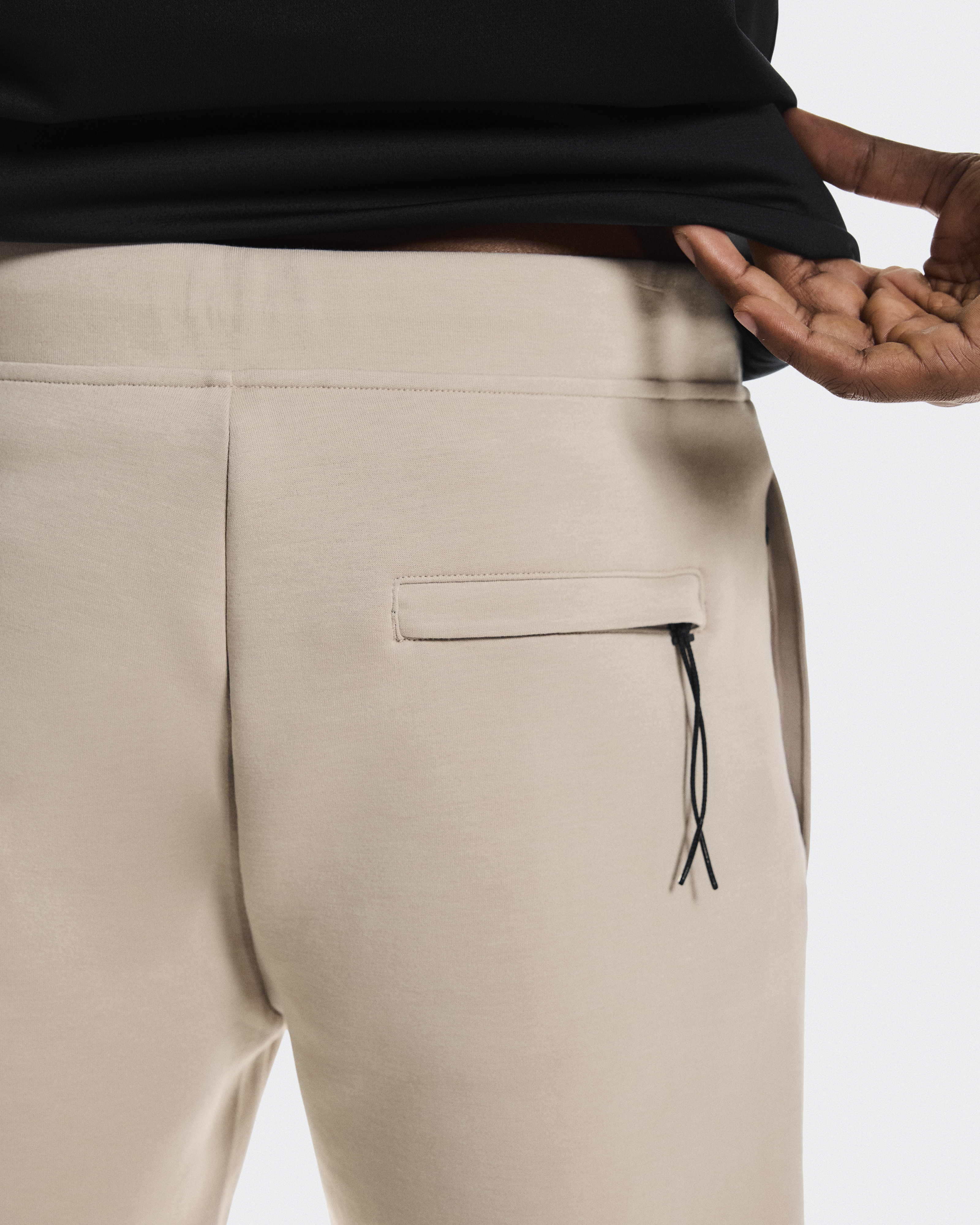 Focus Tech Sweatpants - Desert