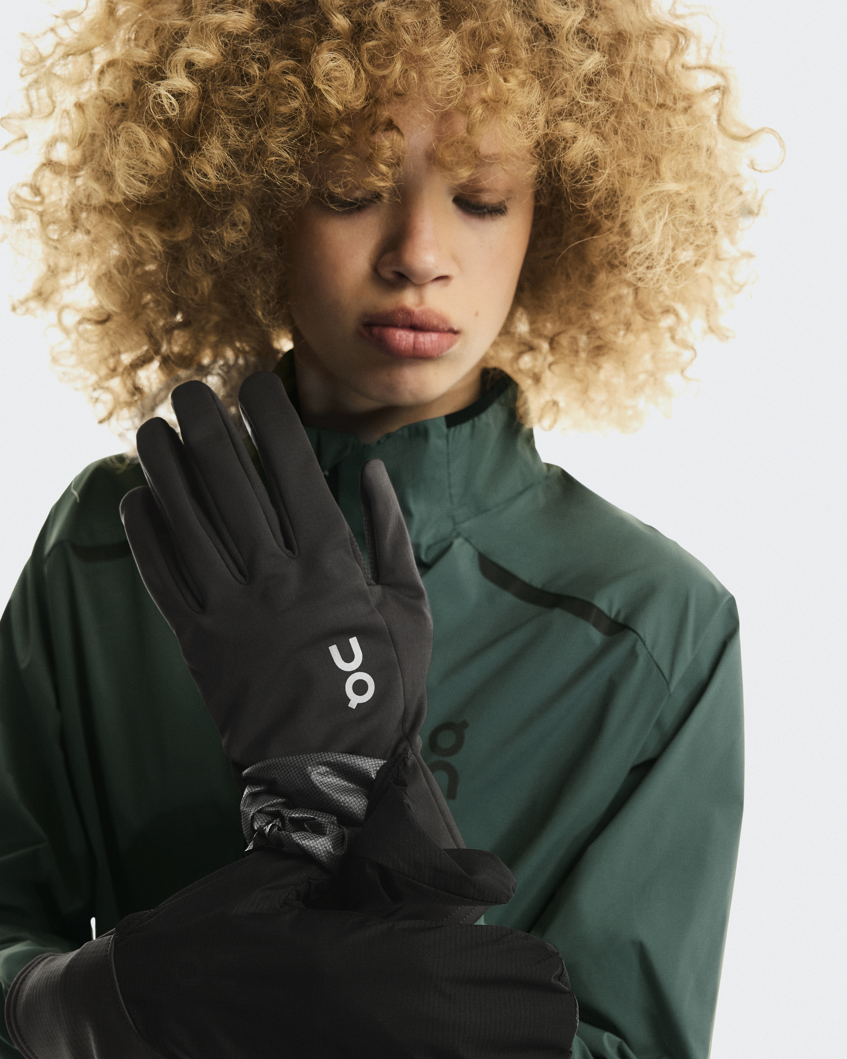 Winter Run Gloves - Magnet