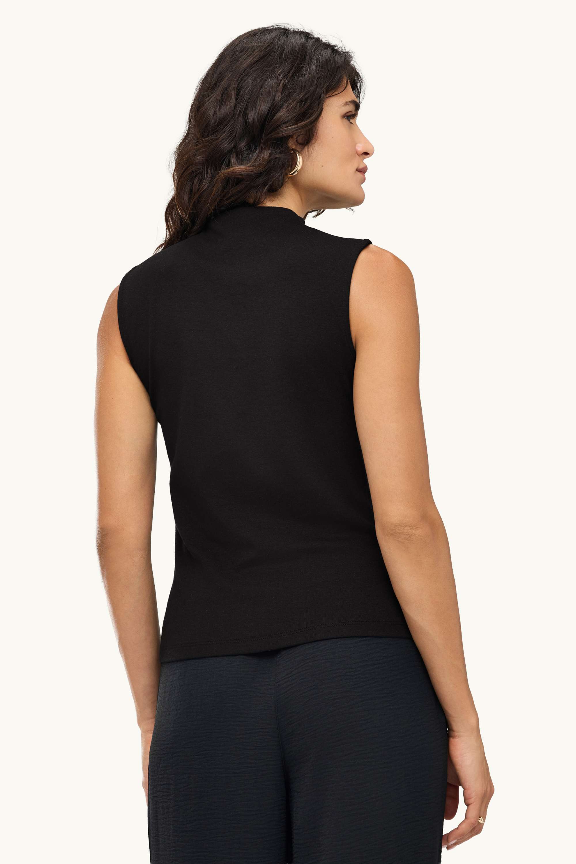 Top black