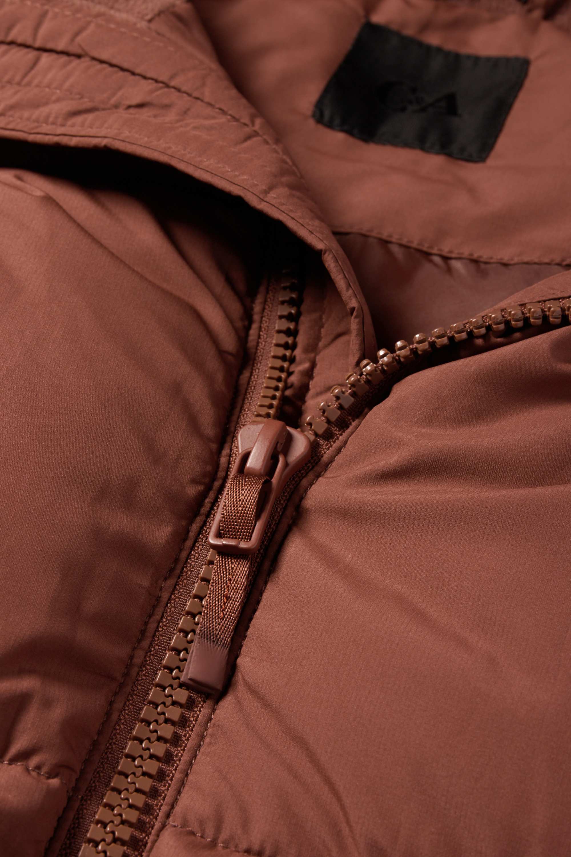 Quilted gilet brown